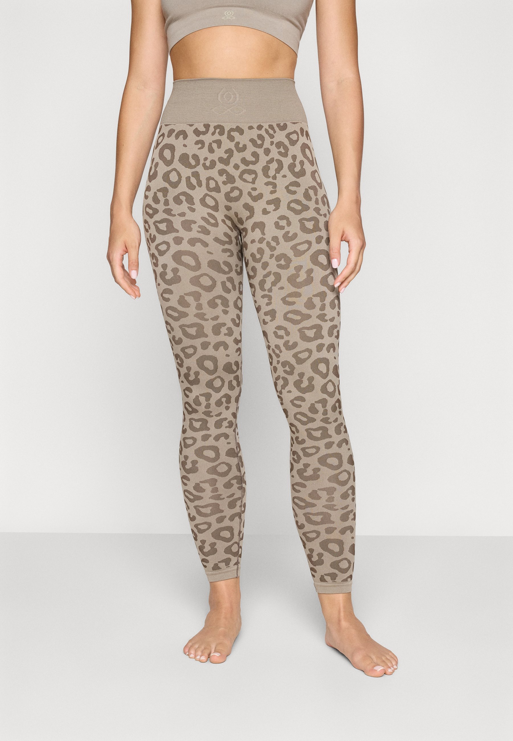 Yogasearcher LEGGINGS SENZA CUCITURE DA VIAGGIO - Leggings - moka