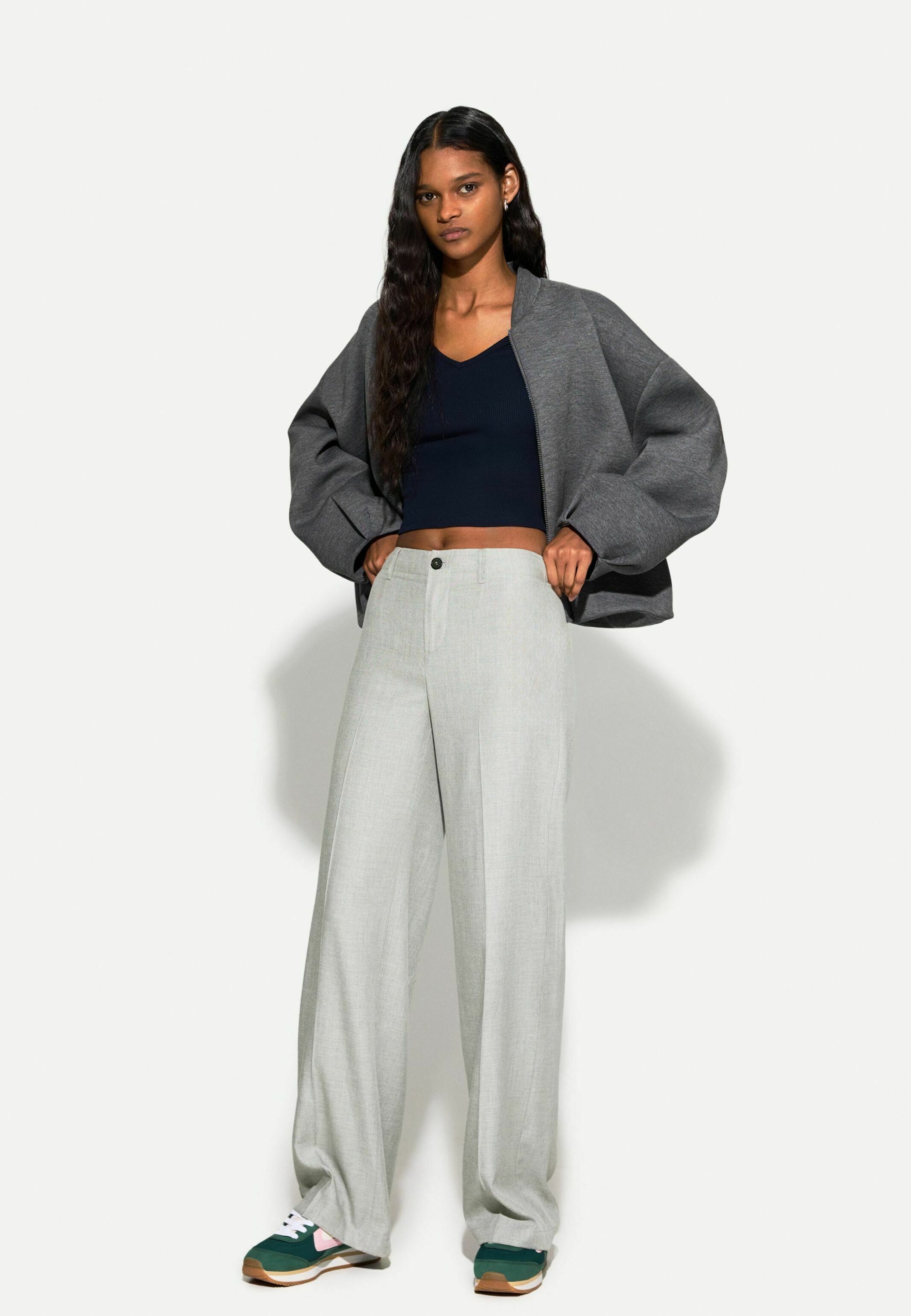 Bershka Housut - harmaa