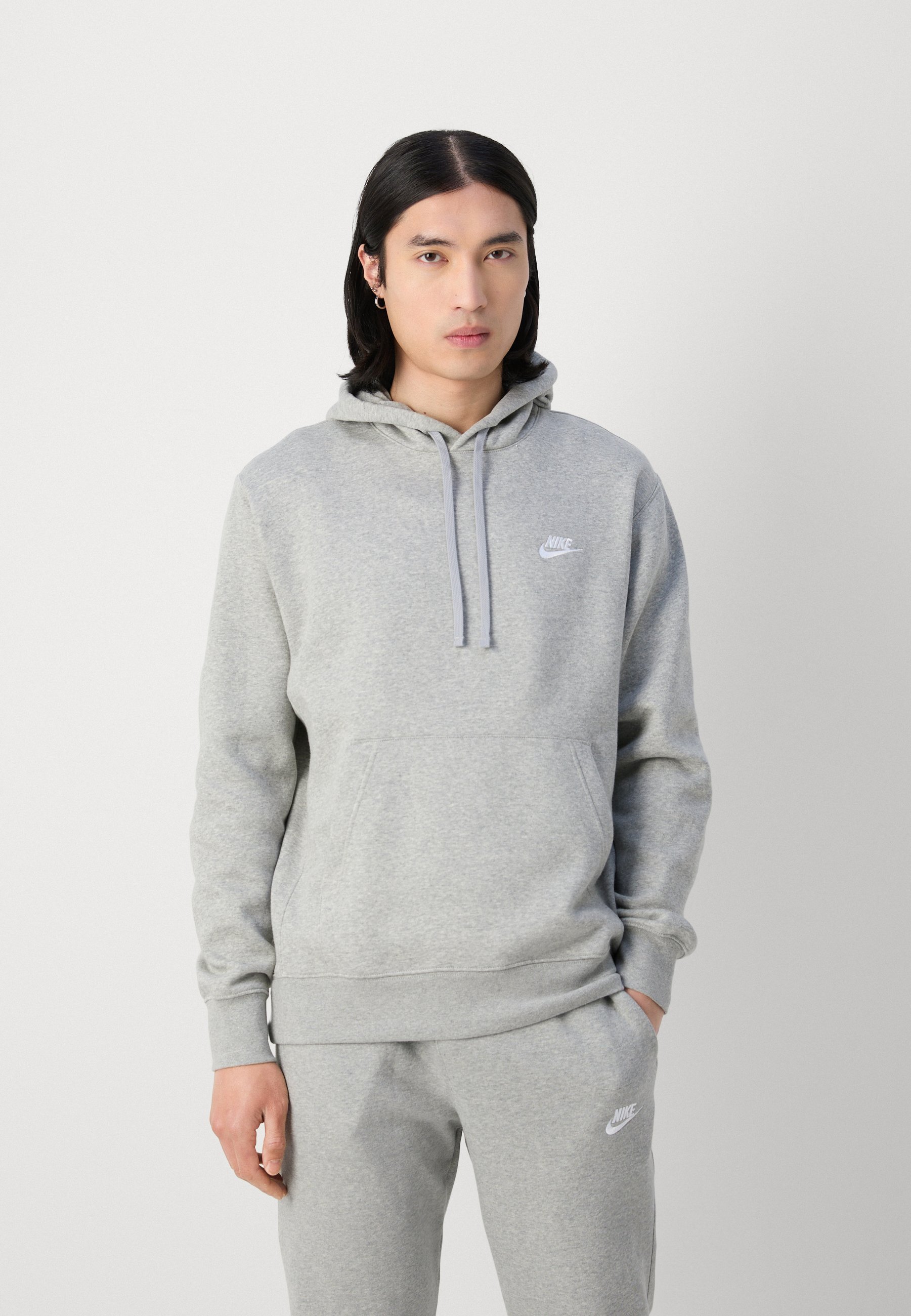 Nike Sportswear SPORTSWEAR CLUB FLEECE - Pulóver - szürke heather/matt ezüst/fehér