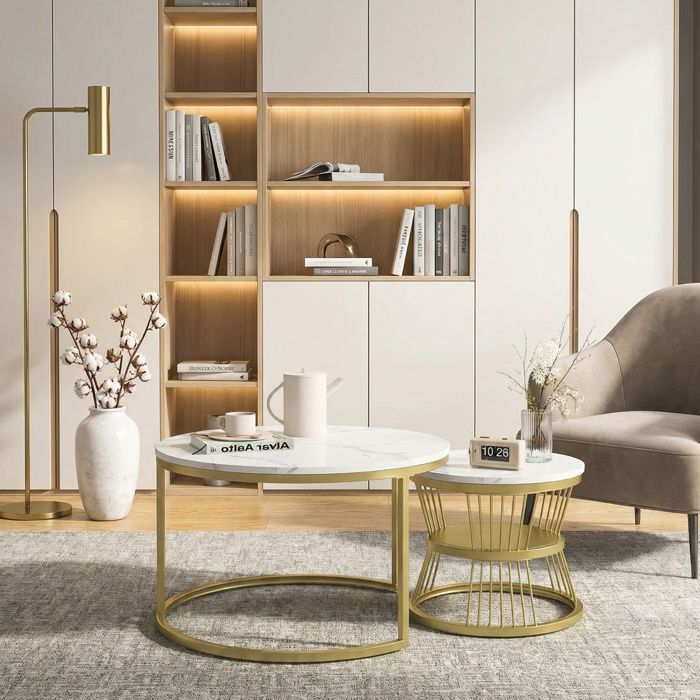 Juego de 2 mesas de centro redondas de estilo escandinavo, con tablero efecto mármol blanco y patas de metal dorado - 70/45 × 45/40 cm