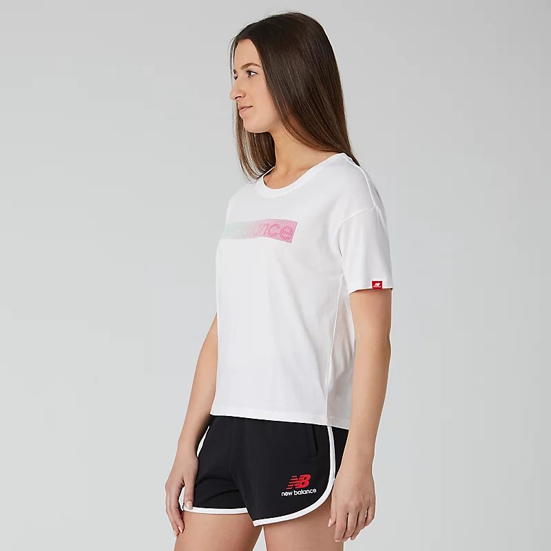 Damska koszulka typu boxy „Tokyo Nights Essentials” – BIAŁA