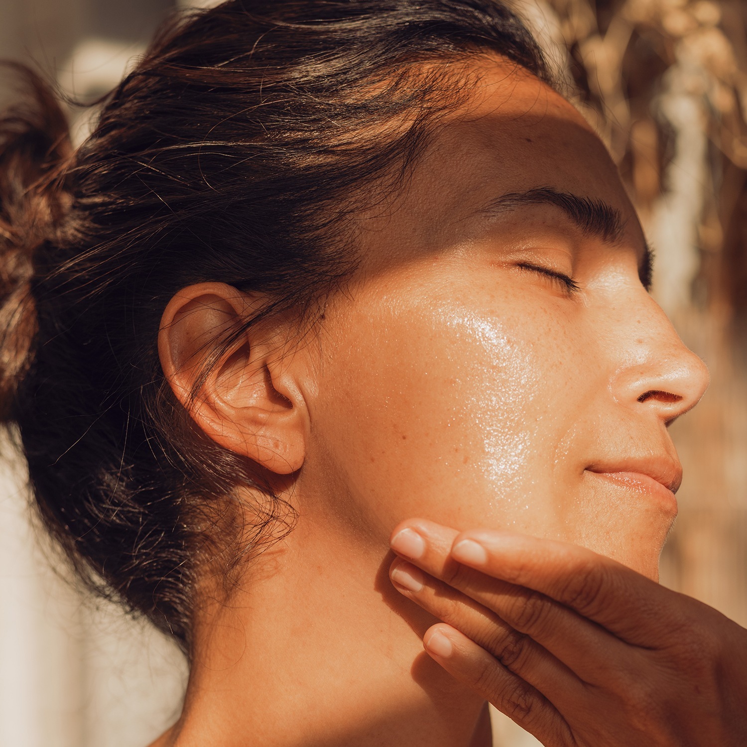 Juniglück set za njegu lica „Blistavo lijepa kombinacija“ – koncentrat hijaluronske kiseline, serum s vitaminom C za osjetljivu kožu, poklon set – 80 ml