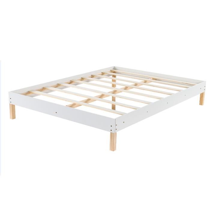 Letto matrimoniale in legno + materasso + piumone + due cuscini