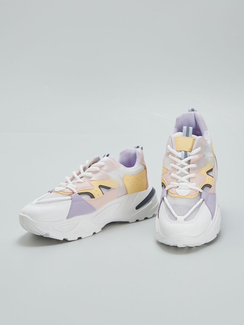 Veelkleurige sneakers van verschillende materialen - WIT