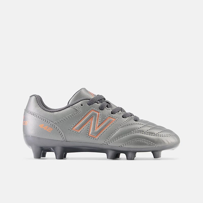 Willkommen bei Dzieci 442 v2 Academy Junior FG – mit Grafitem und Miedzią
