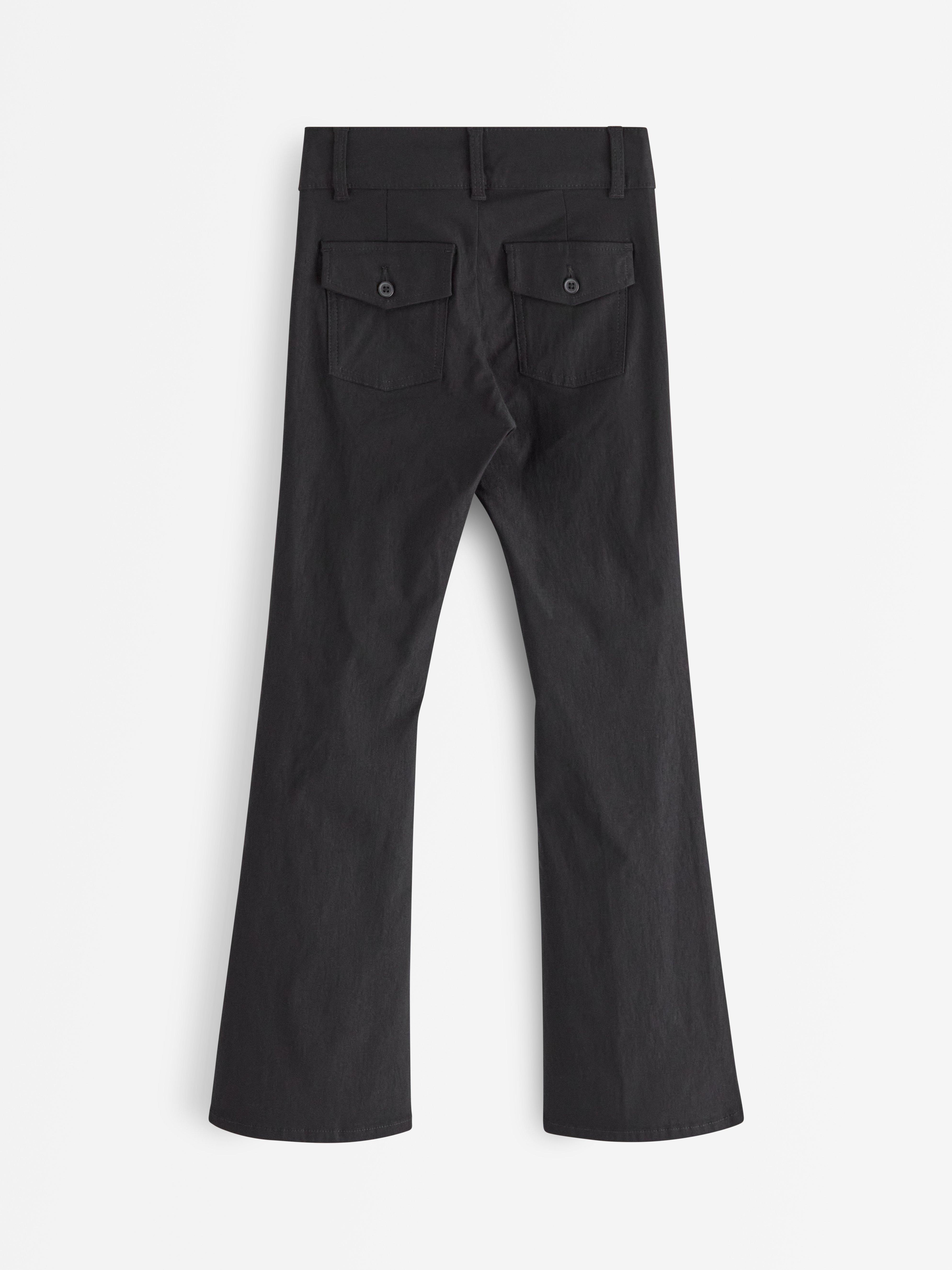 Pantaloni evazați Negri