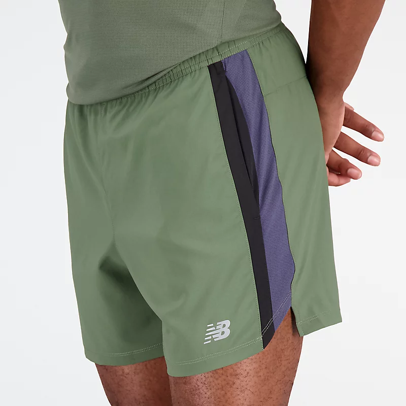 Pantaloni scurți Accelerate de 5 inci pentru bărbați - VERDE MĂSLIN INTENS