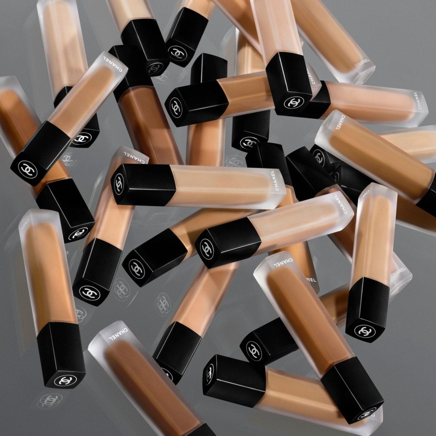 CHANEL ULTRA LE TEINT CONFIRMING HIGH-HANDLE коректор - 8,5 г