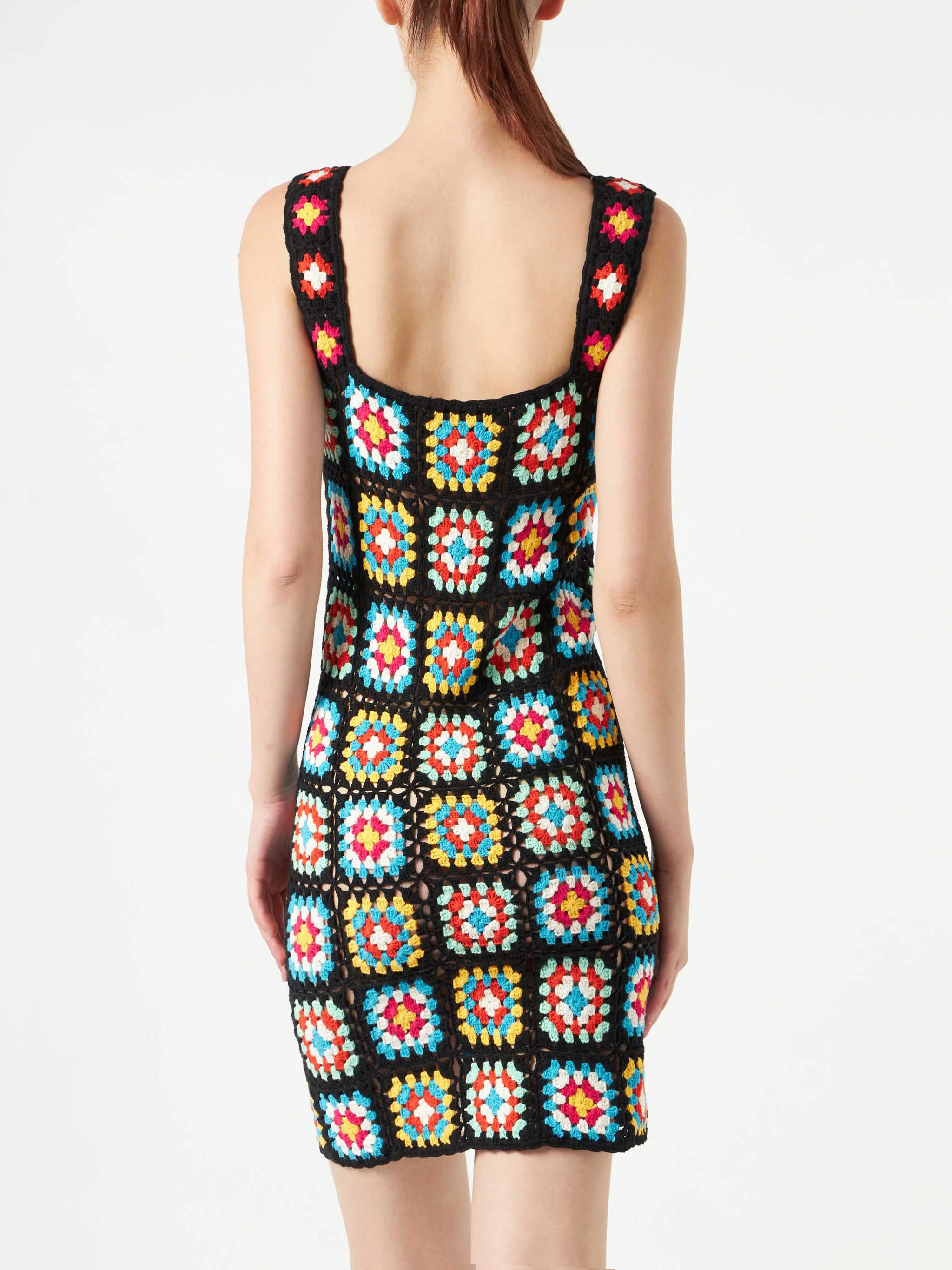 Vestido feminino de crochê multicolorido