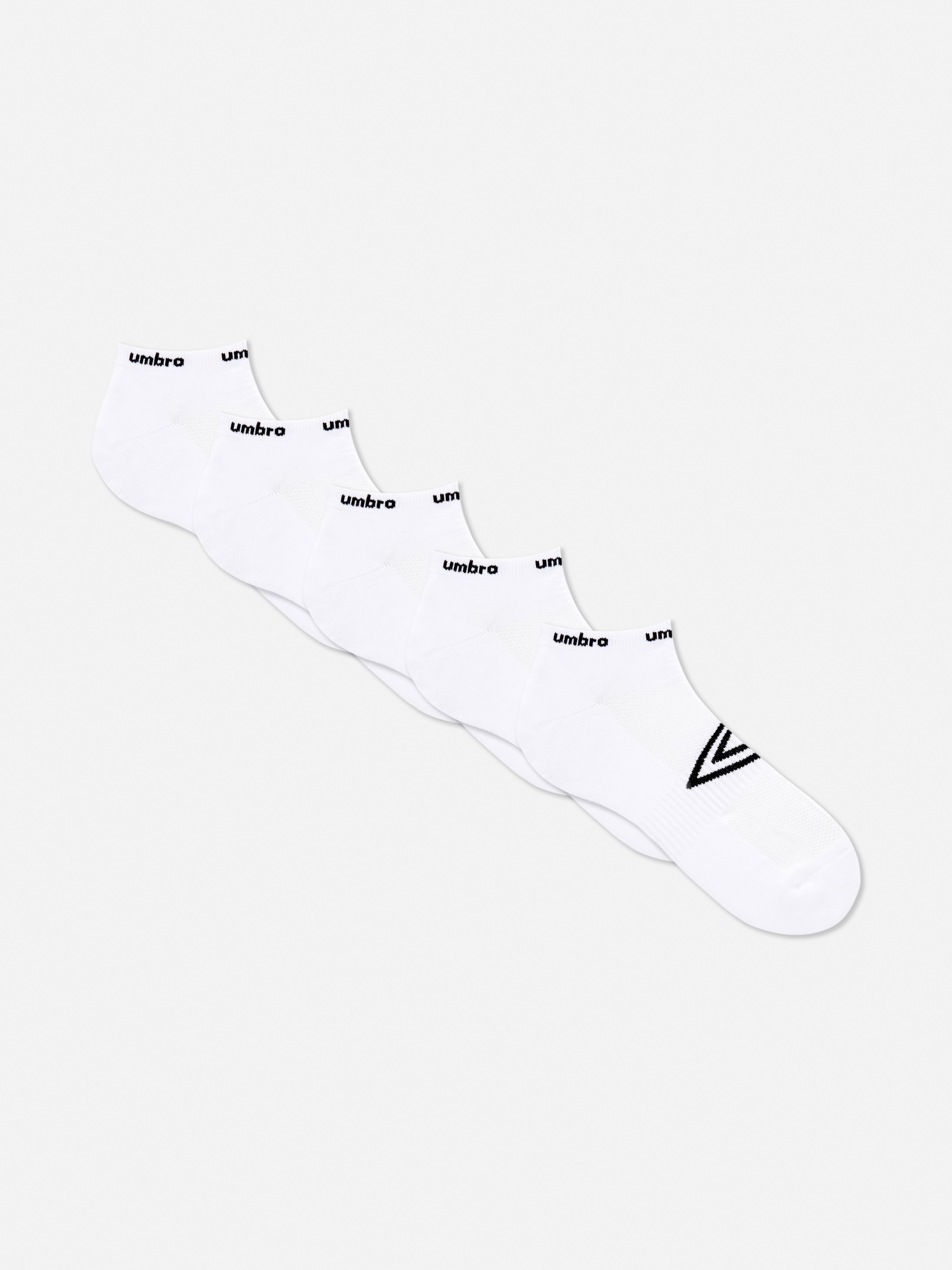 Șosete sport Umbro, 5 perechi Acest set de cinci perechi de șosete sport Umbro face ca fiecare antrenament să fie ușor.