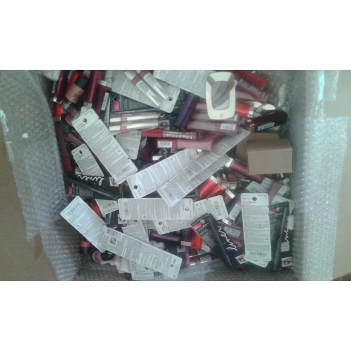 L'Oréal & Maybelline reseller pack – 50 makeup pieces (mascara, foundation, eyeshadow, lip products, nail polish)