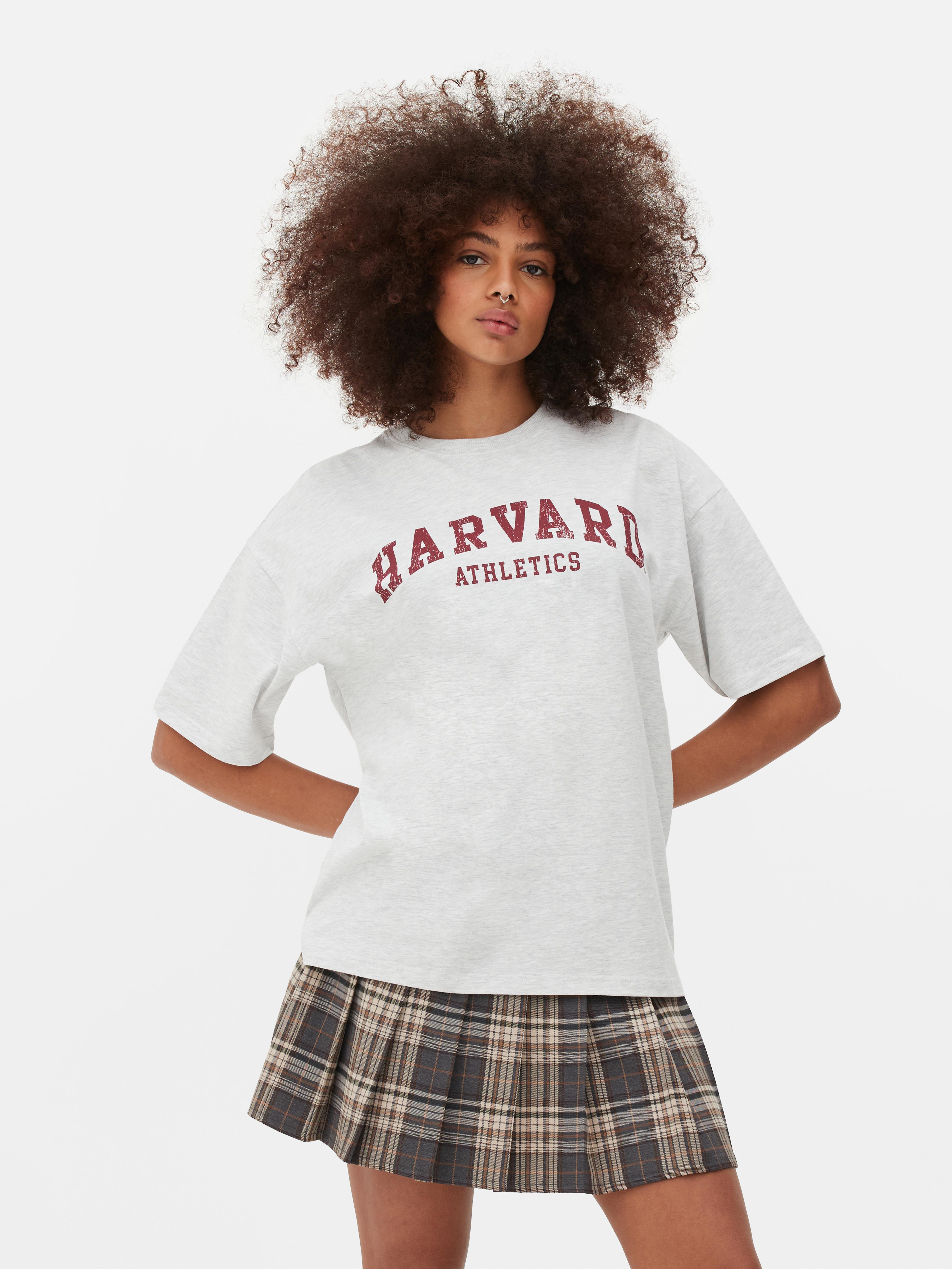 Tricou Harvard cu mânecă scurtă Pregătește-te pentru studii cu acest tricou Harvard supradimensionat cu mânecă scurtă