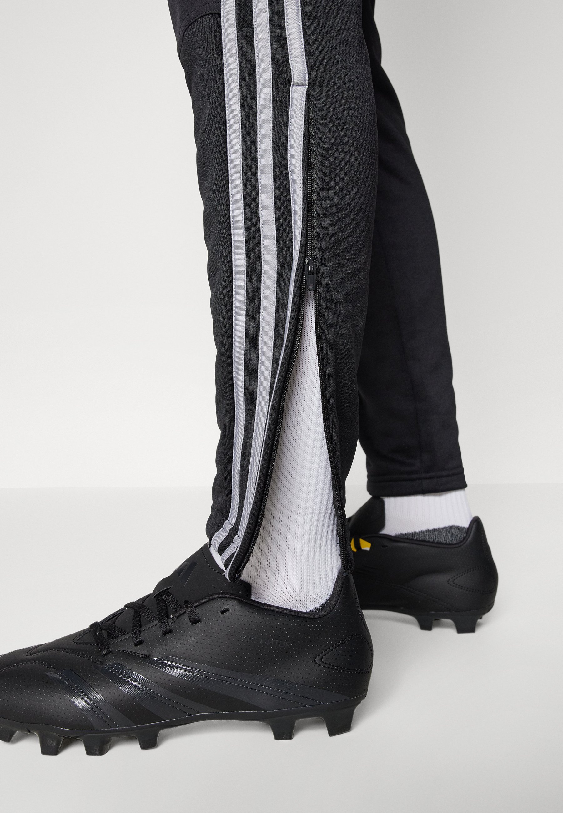 adidas Performance TIRO 24 WINTERIZED PANTS - Trainingsbroek - zwart/licht onix