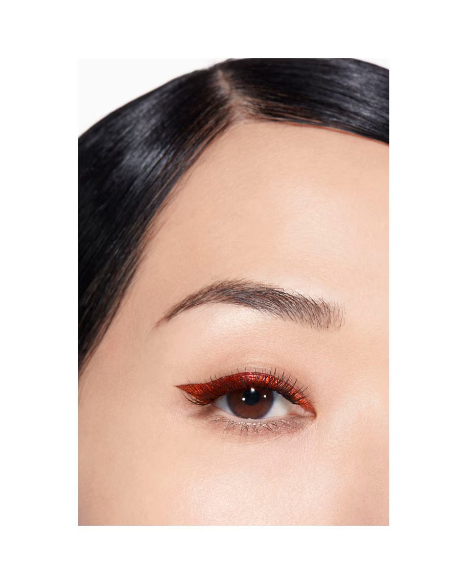 CHANEL LE LINER DE CHANEL Υγρό eyeliner υψηλής ακρίβειας, μακράς διαρκείας και αδιάβροχο