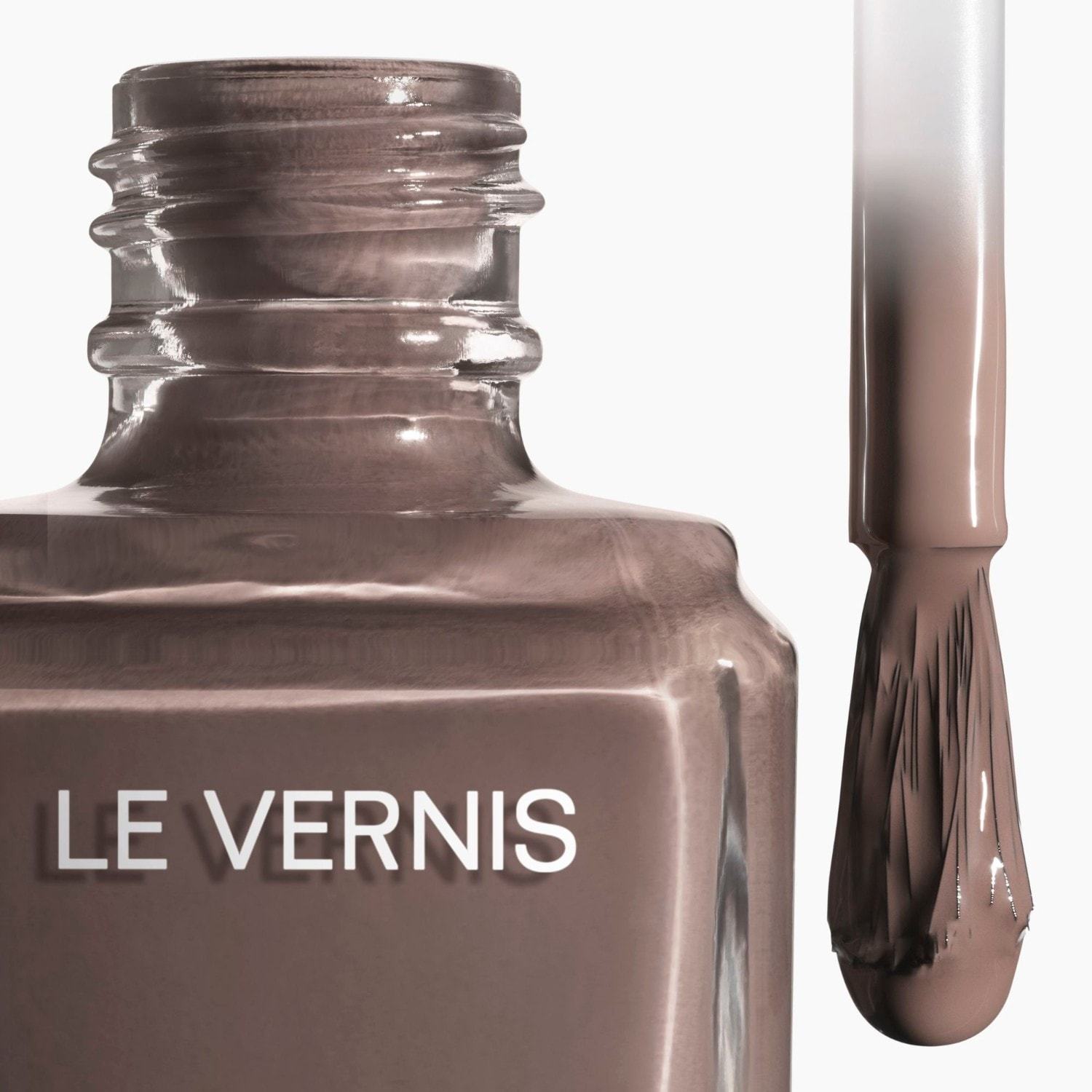 CHANEL lak za nokte LE VERNIS DUGOTRAJNA BOJA I SJAJ - 13 ml
