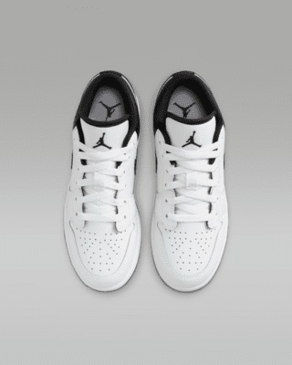 Air Jordan 1 Low Older Kids' Shoes