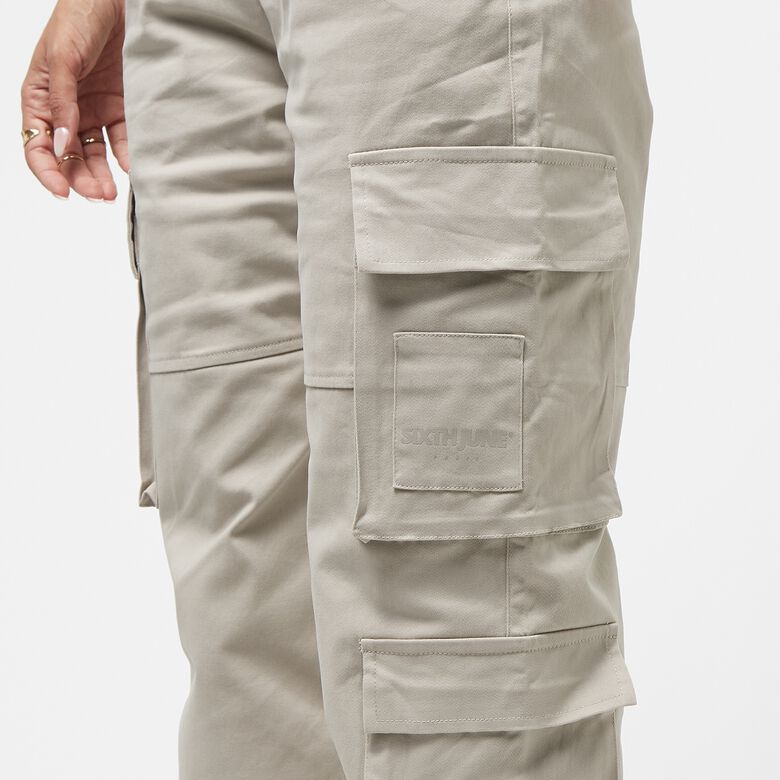 Cargohose mit umgekehrtem Gürtel