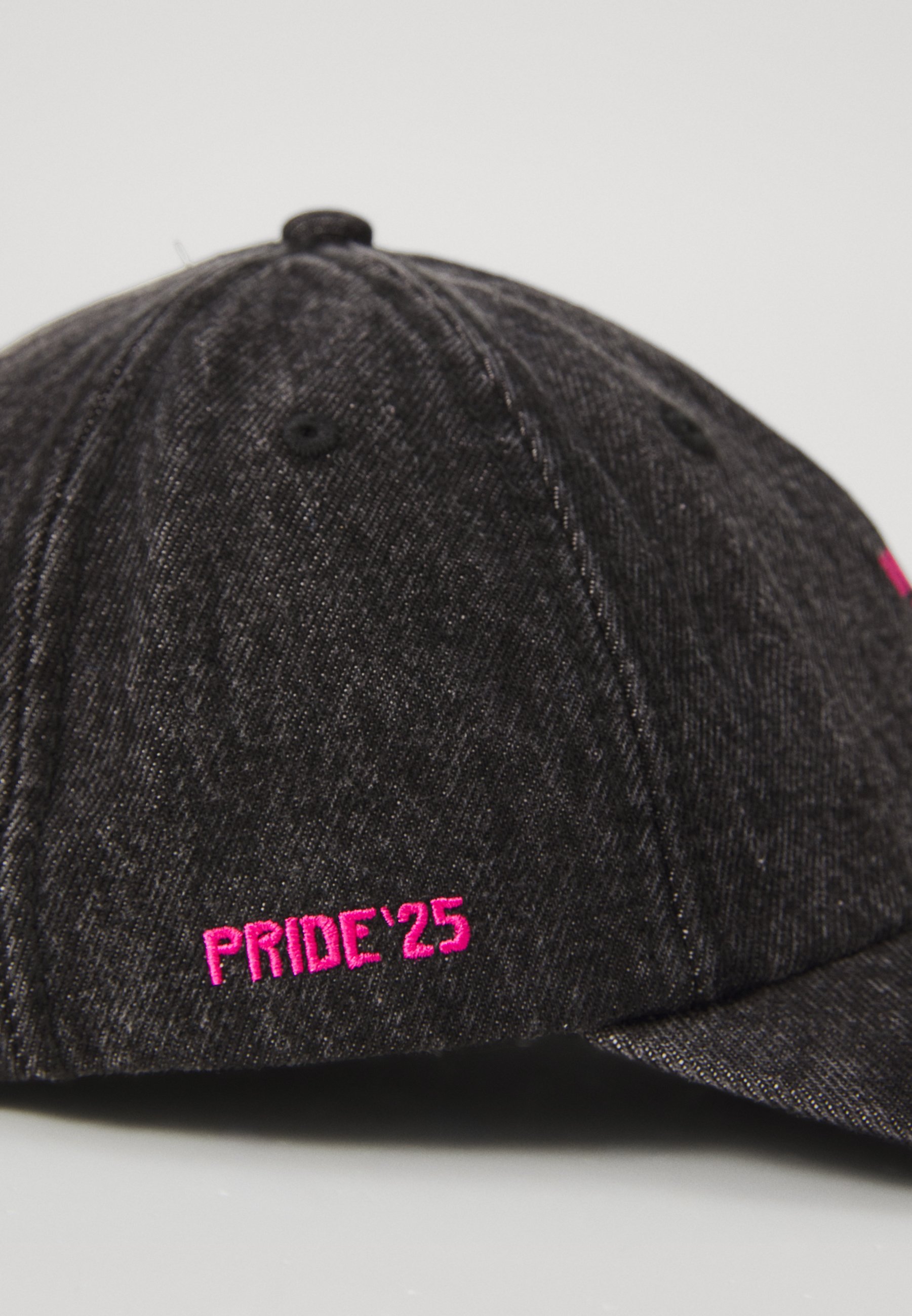 Levi's® PRIDE ESSENTIAL UNISEX - Cap - Regular Black