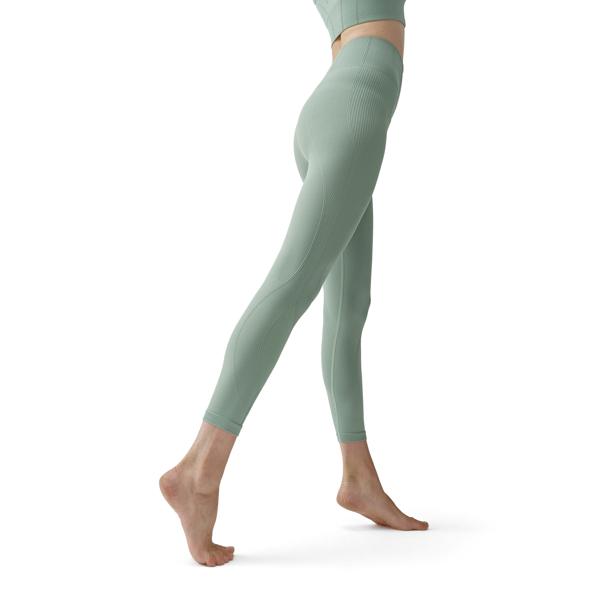  Mallas Sureya Born Living Yoga