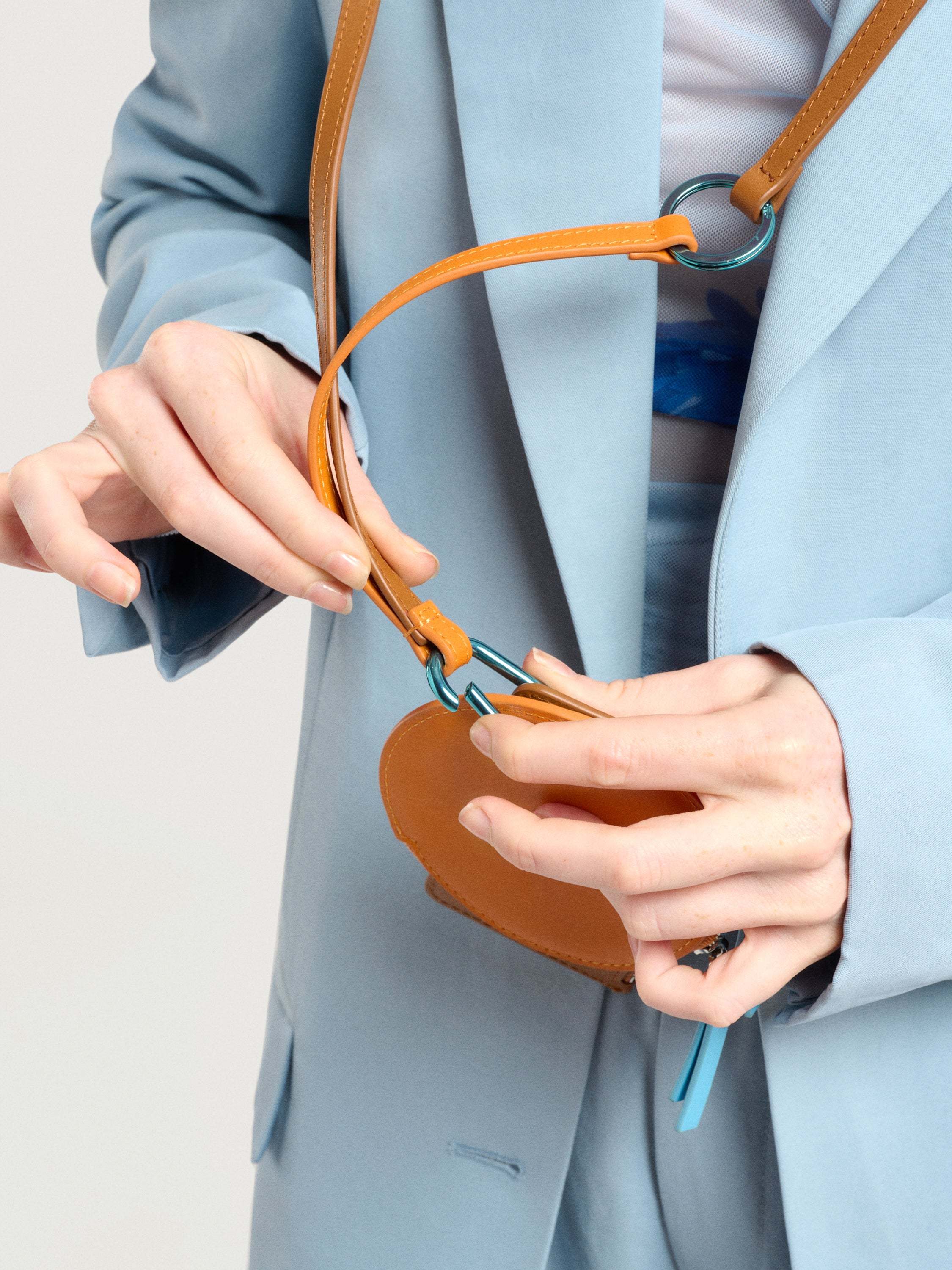 CARTERA MODULAR CON CORREA NARANJA