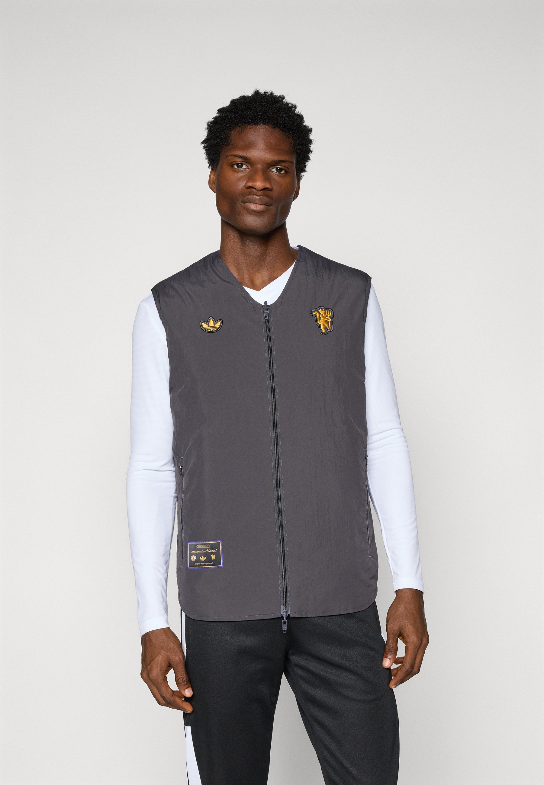 adidas Originals MANCHESTER UNITED ICON VEST - Vest - utility zwart/semi night flash