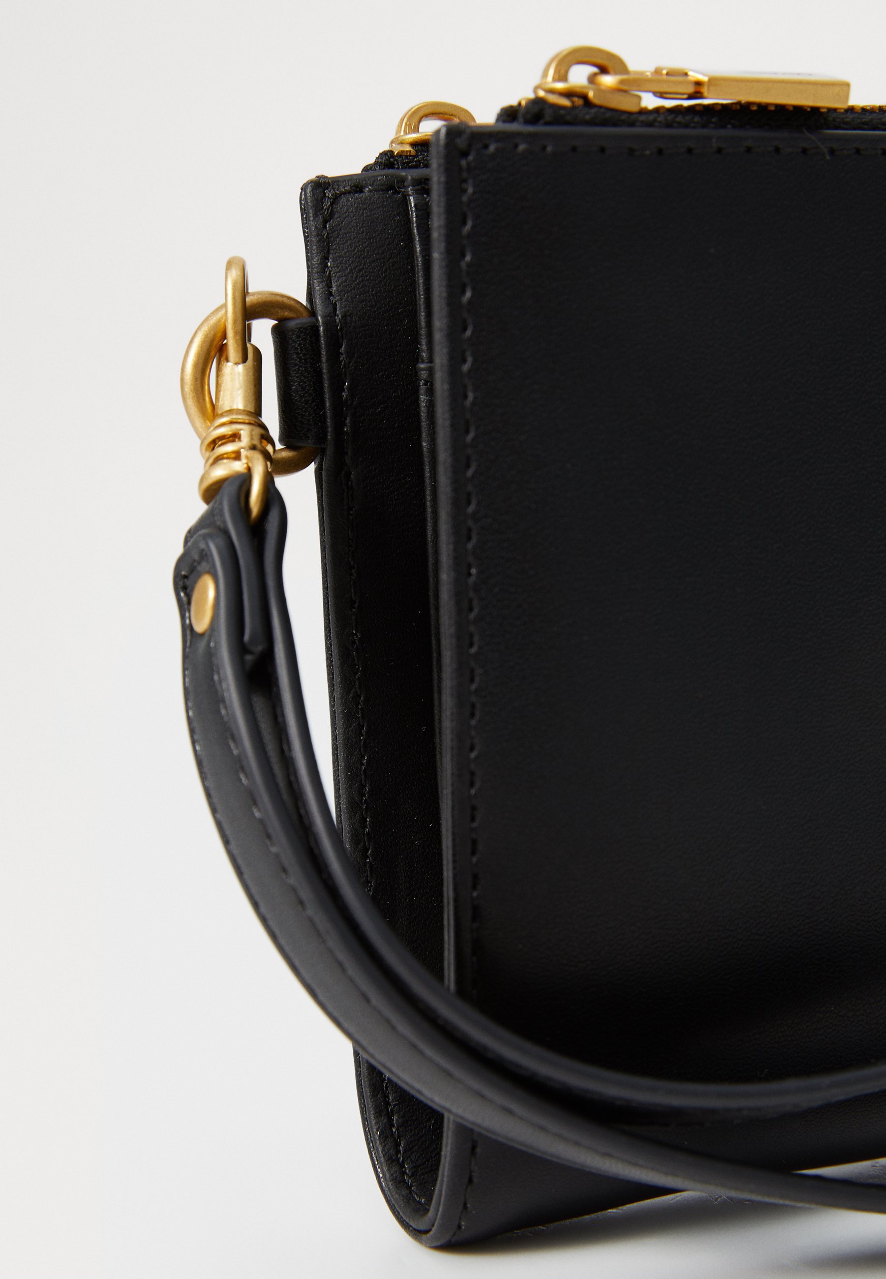 Guess LAUREL ZIP ORGANIZER - Portemonnee - zwart