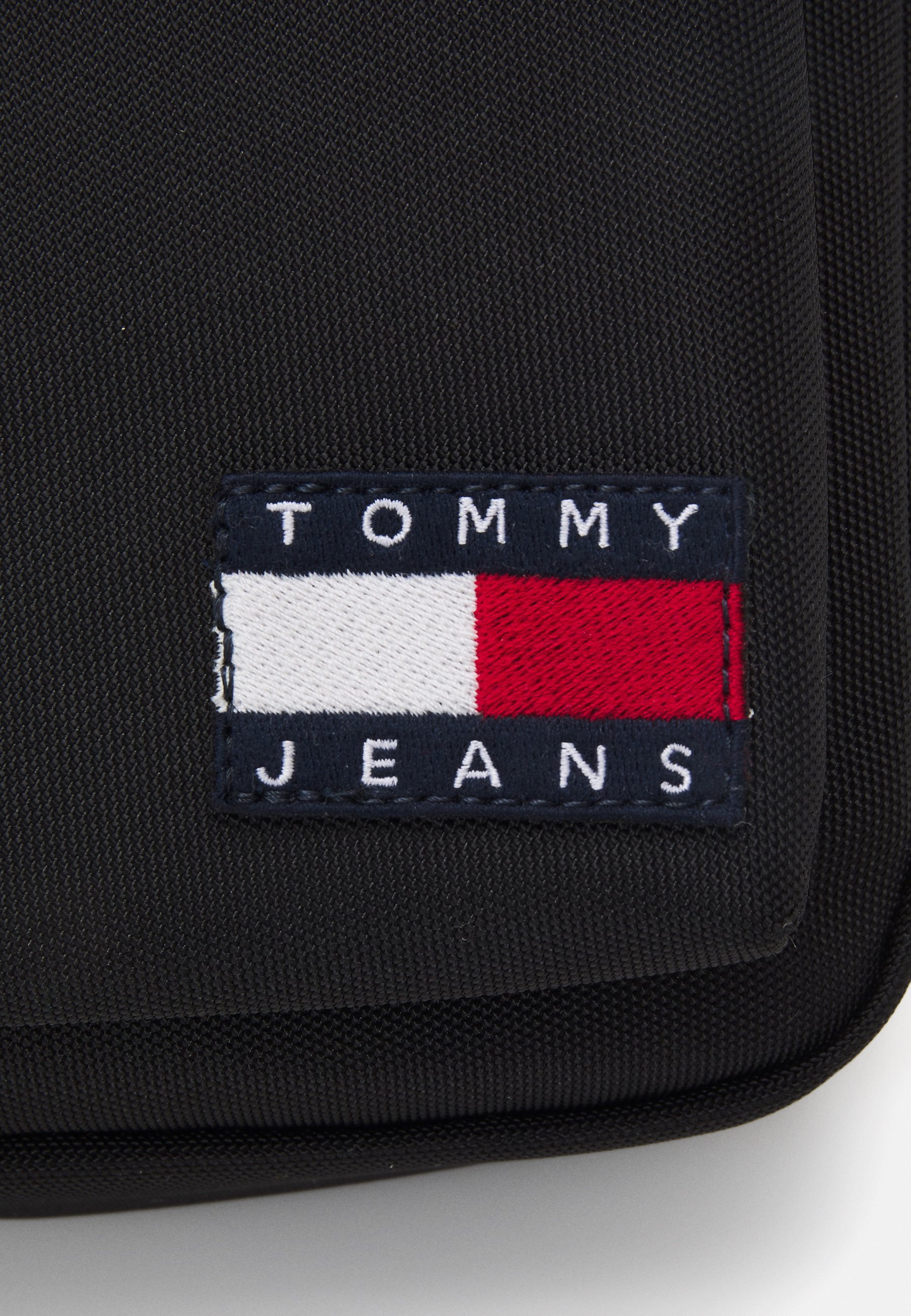Τσάντα χιαστί Tommy Jeans ESSENTIAL DAILY REPORTER UNISEX - Μαύρο
