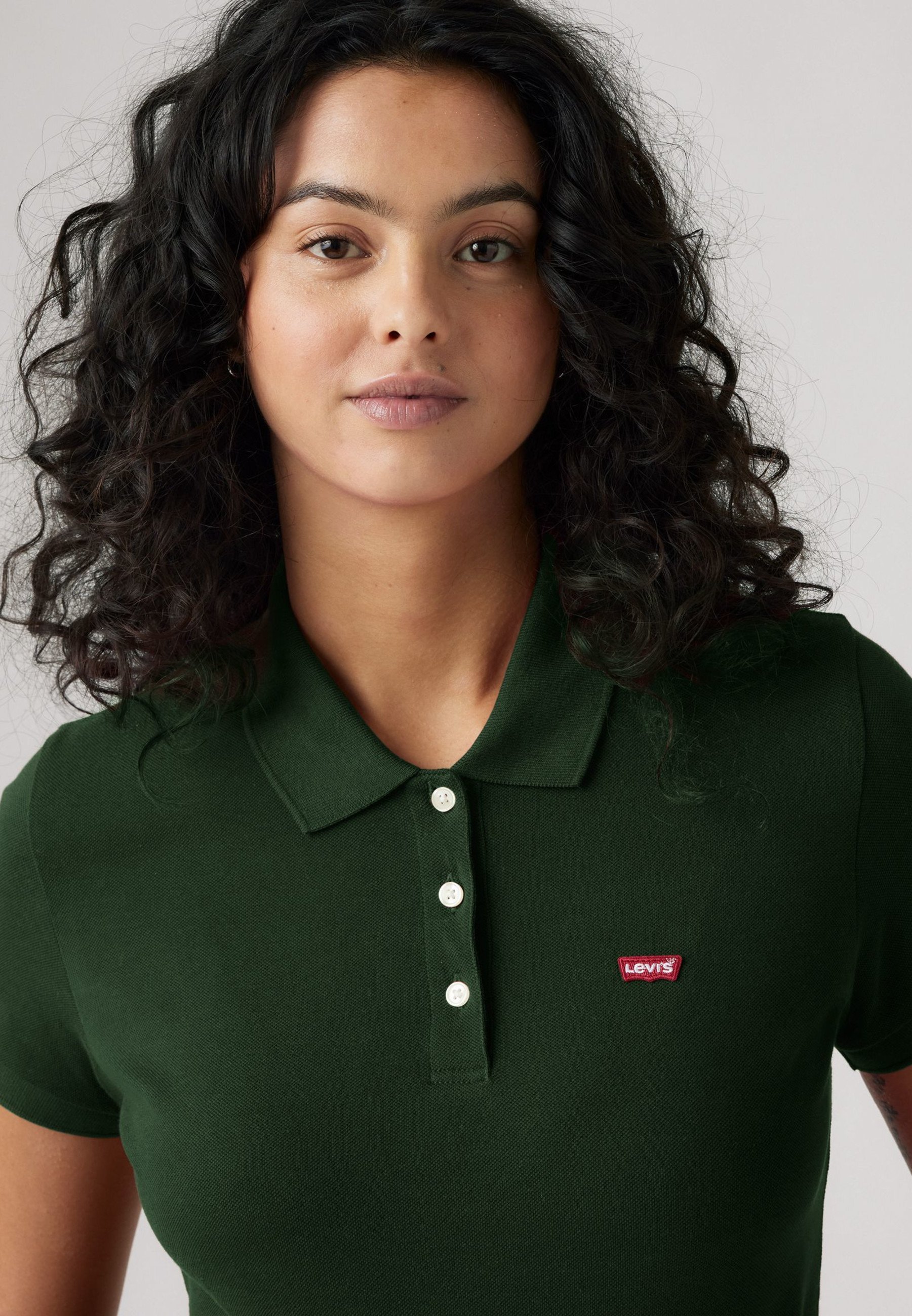 Levi's® poloshirt - uitzicht op de bergen