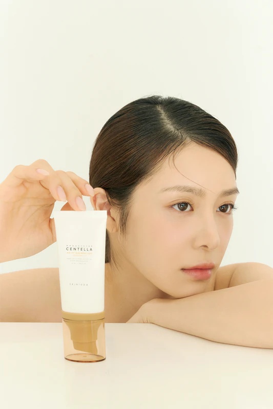 SKIN1004 Madagaskaras Centella Air-Fit saules aizsargkrēms Viegls minerālu aizsargsejas fluīds SPF 30
