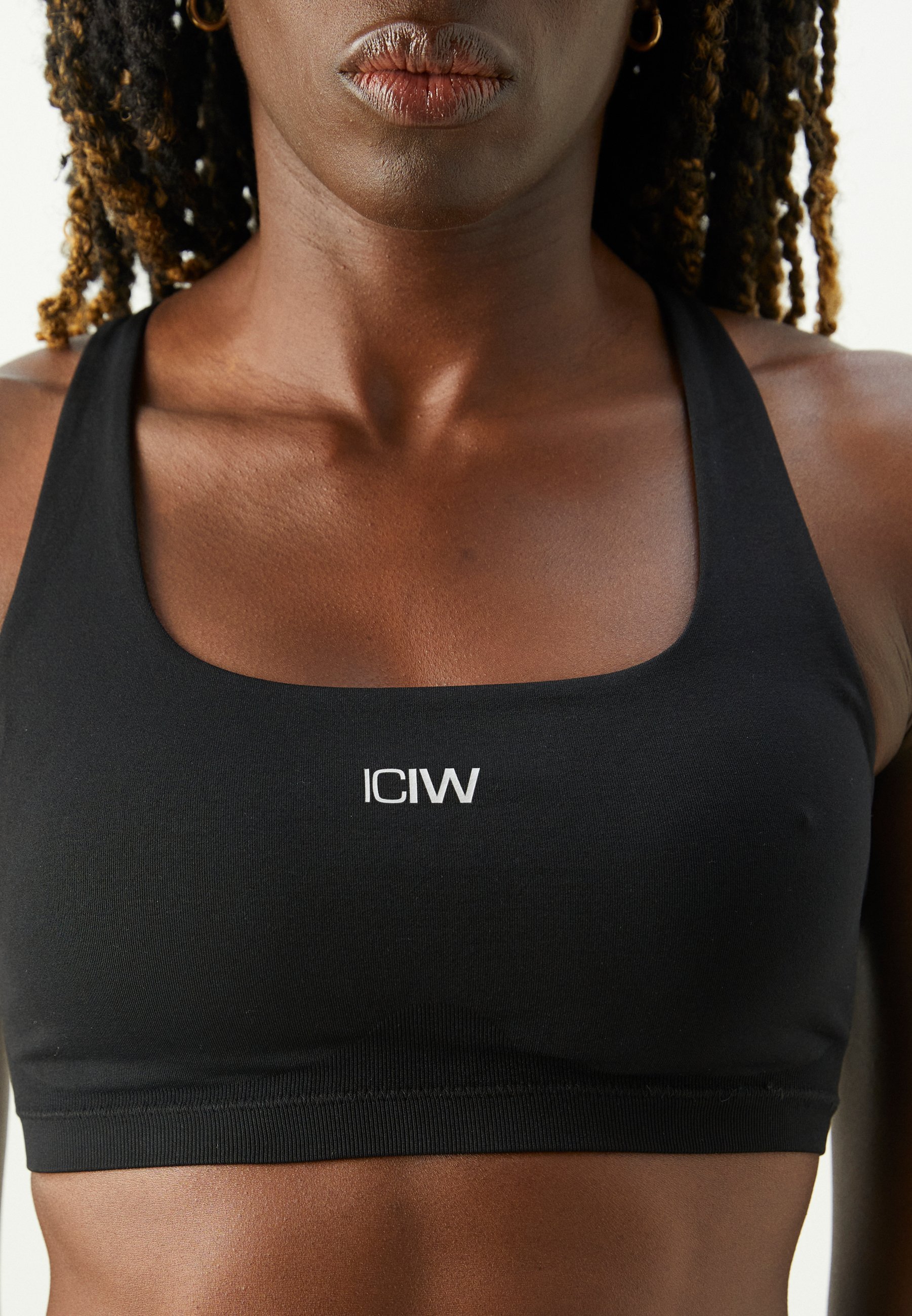 ICANIWILL SMOOTH SEAMLESS BH - Sportbeha met lichte ondersteuning - zwart