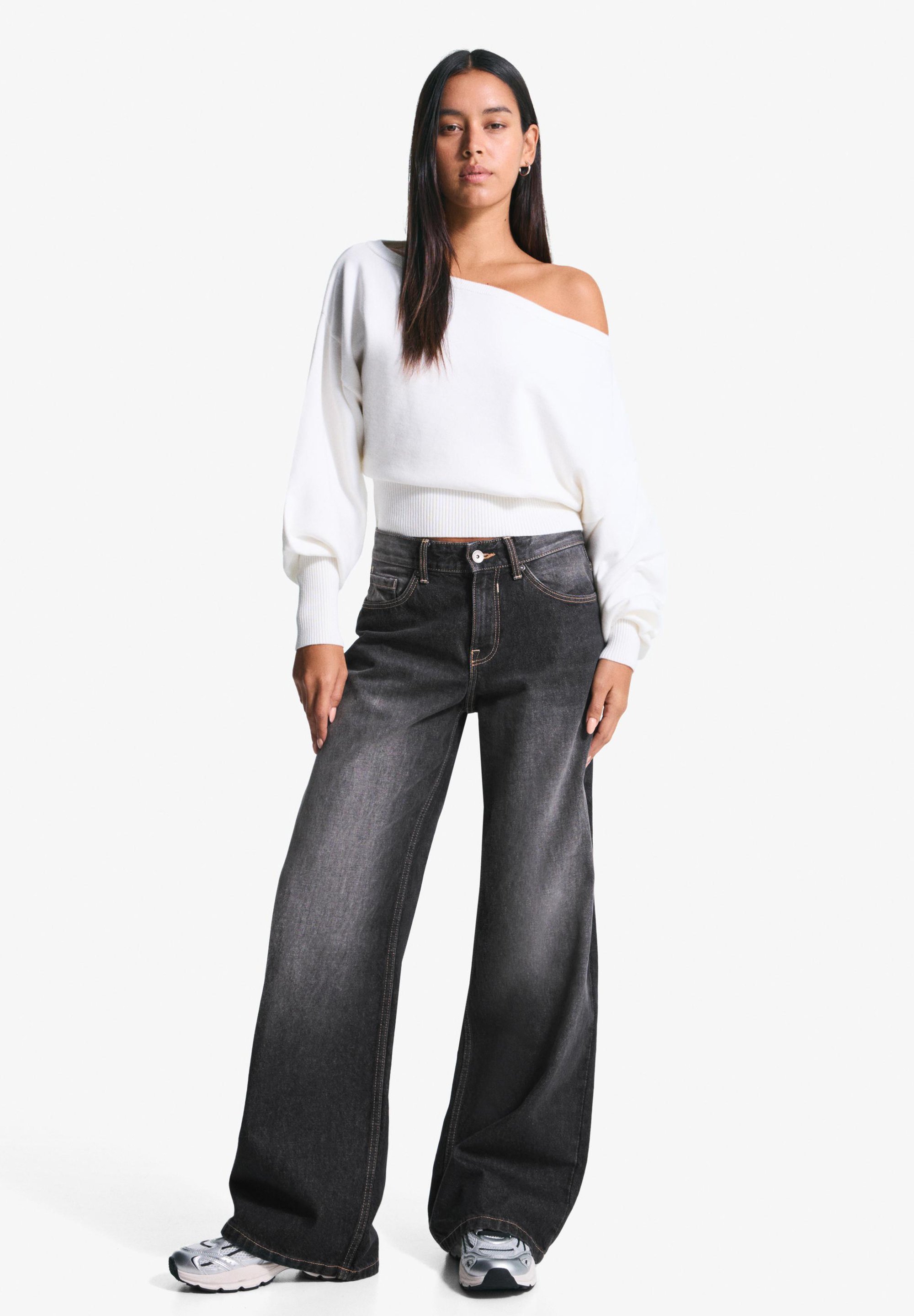 Jeans Bershka modello Relaxed Fit - neri