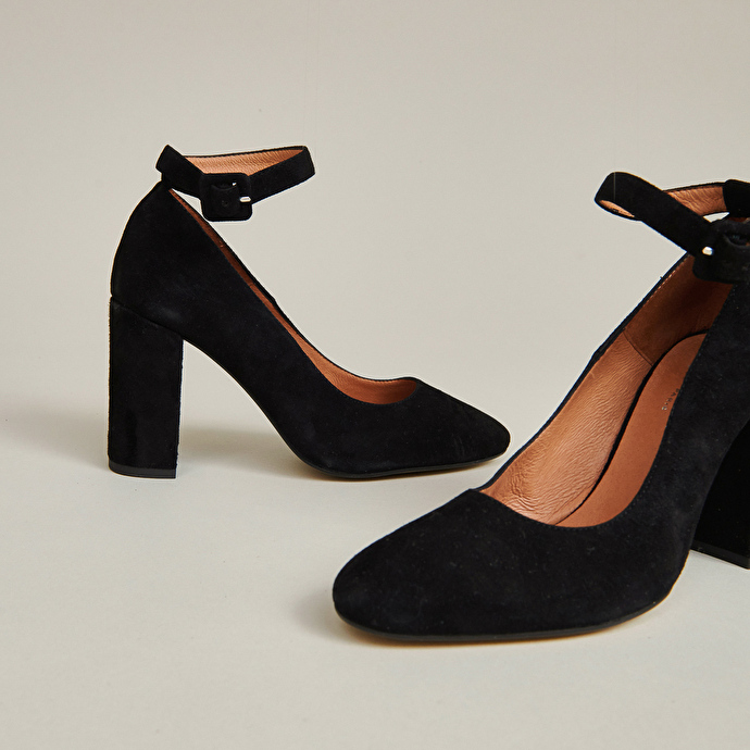 Babies à talons hauts  en velours noir