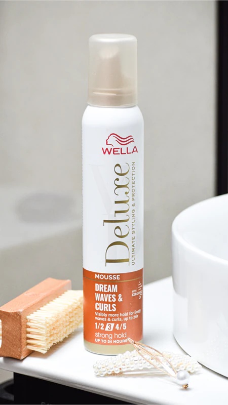 Pena za lase Wella Deluxe Dream Waves & Curls za kodraste in valovite lase