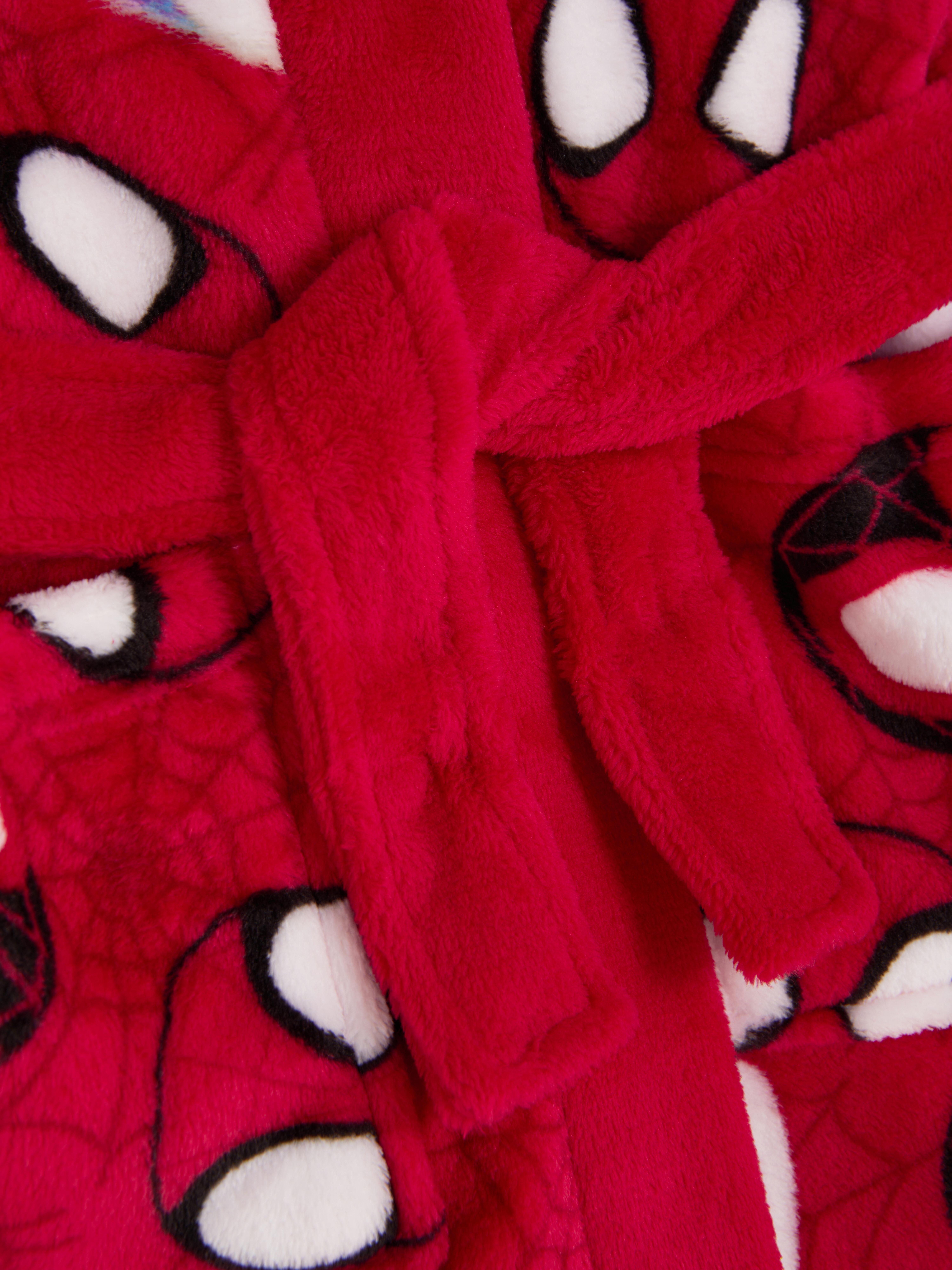 Halat de baie Marvel Spider-Man Spider Friends Micuțul tău se relaxează cu stil cu acest halat de baie cu glugă Spider-Man.