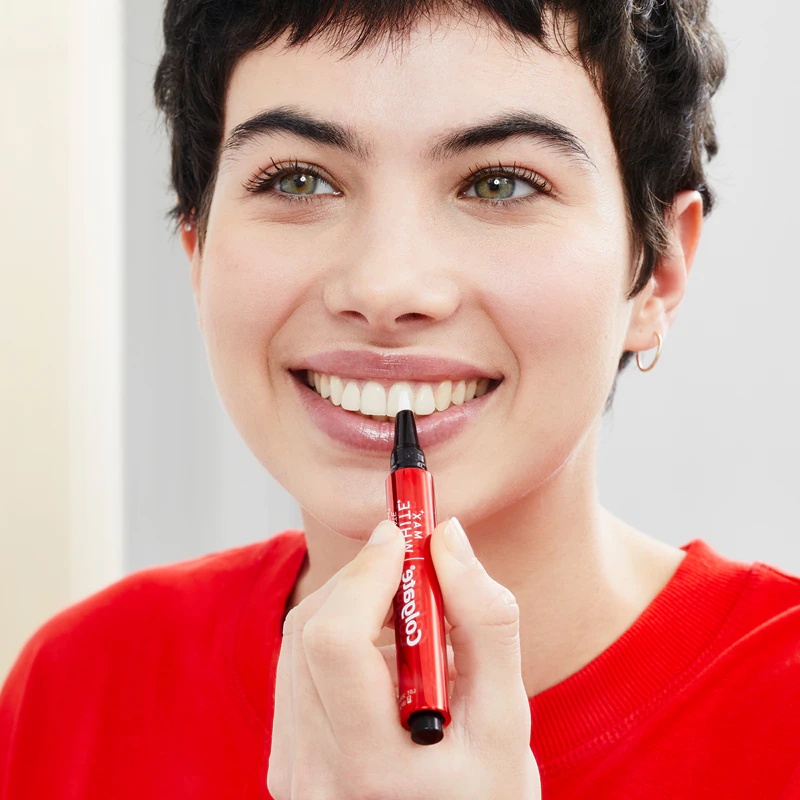 „Colgate Max White“ balinamasis serumas per naktį