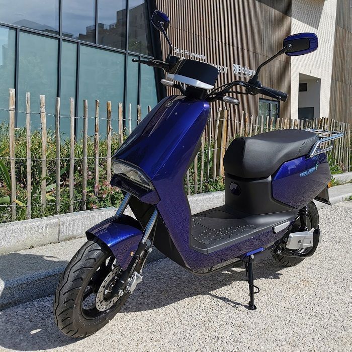 EUROCKA | Zion Blue elektrische scooter met verwijderbare lithiumbatterij en een actieradius van 60 km