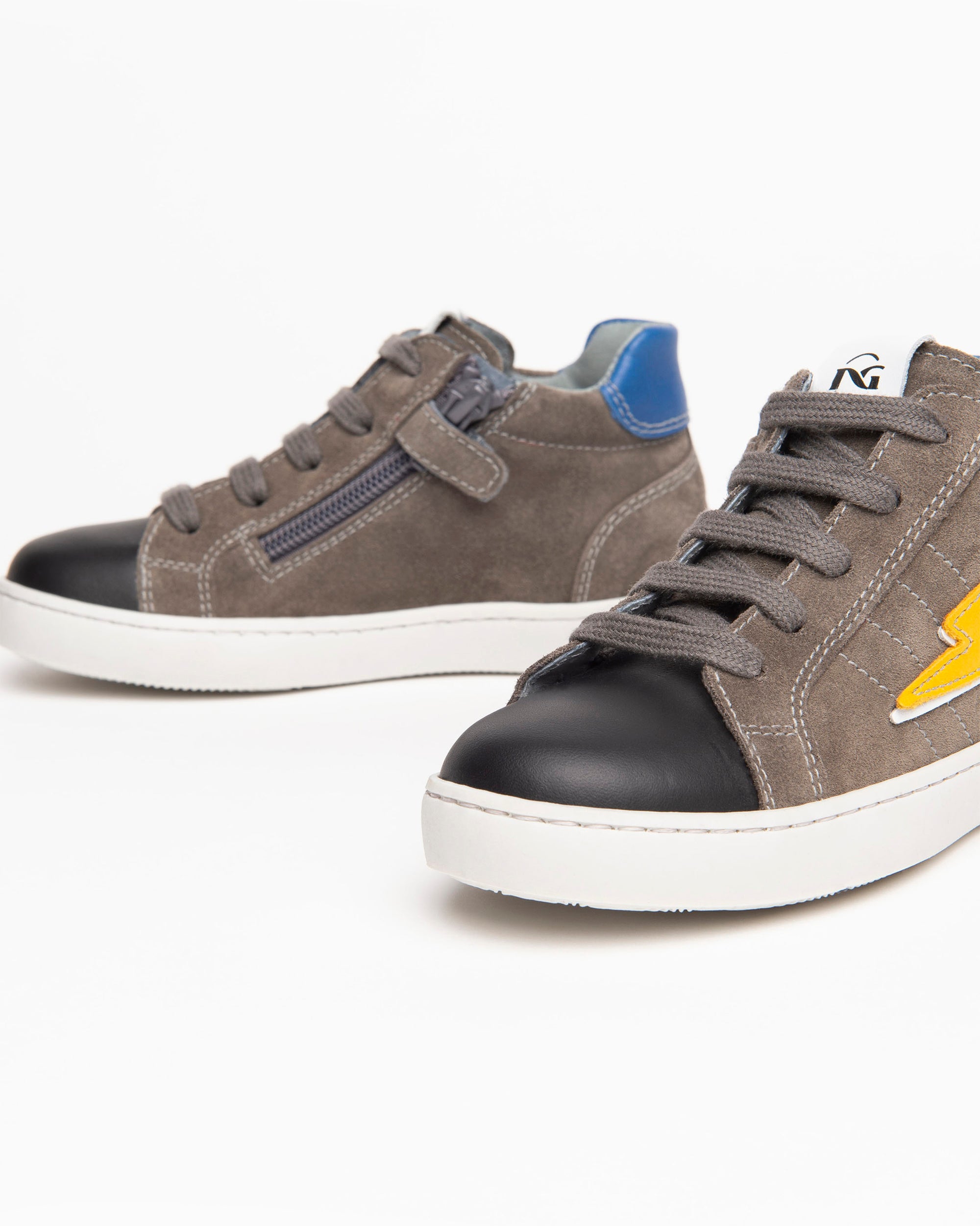  Kinder-Sneaker aus Wildleder