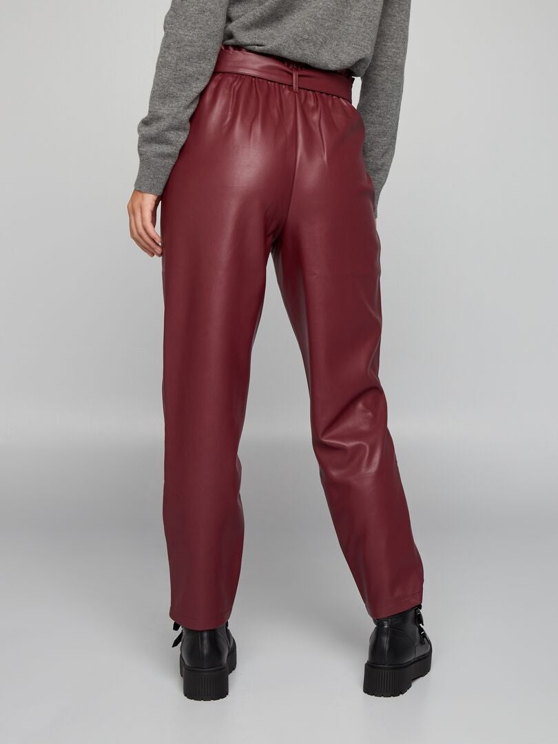 Kunstleren broek met riem - ROOD