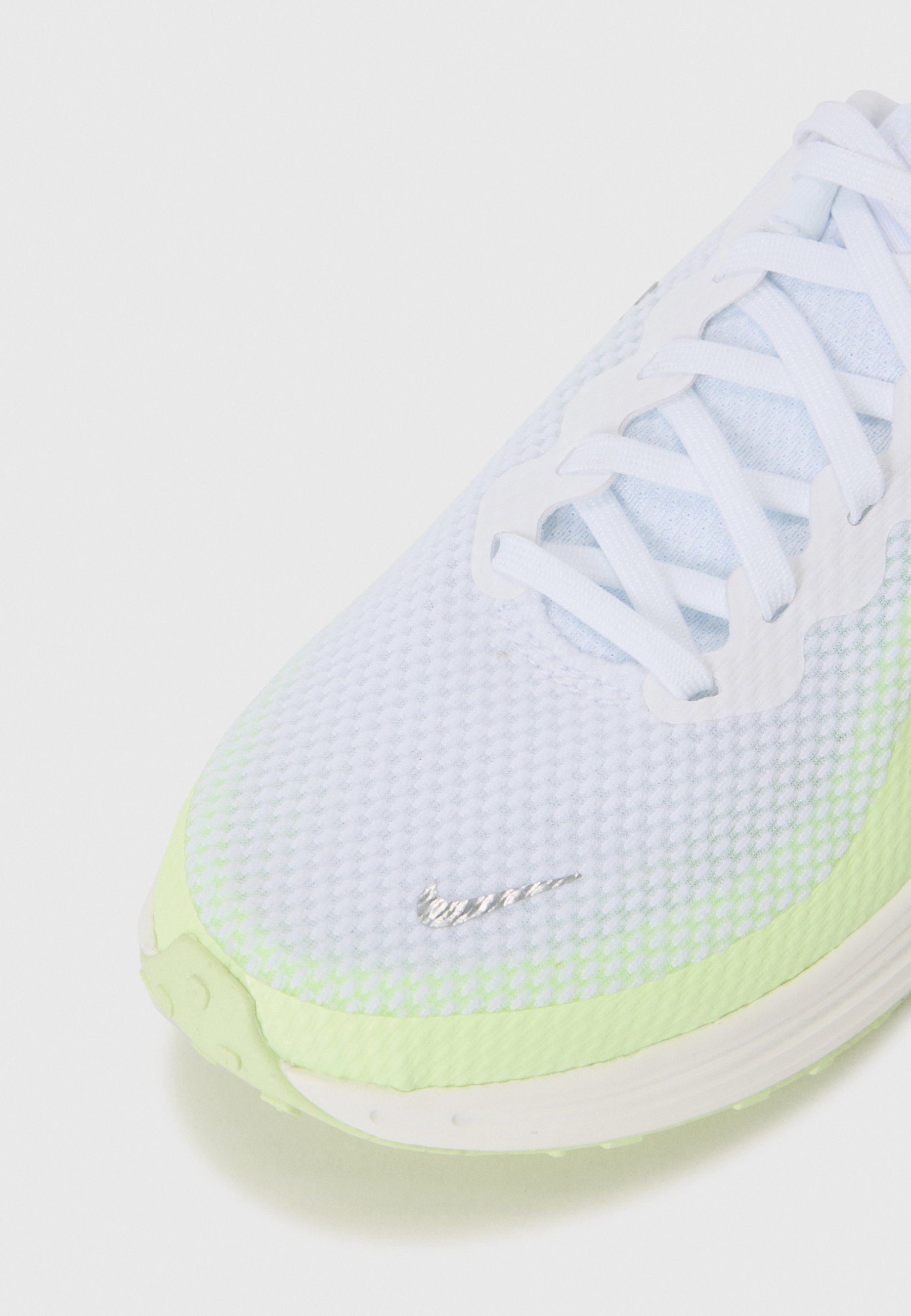 Nike Performance REVOLUTION 8 - Hardloopschoenen voor op de weg - wit/metallic zilver-licht volt/sail/zwart