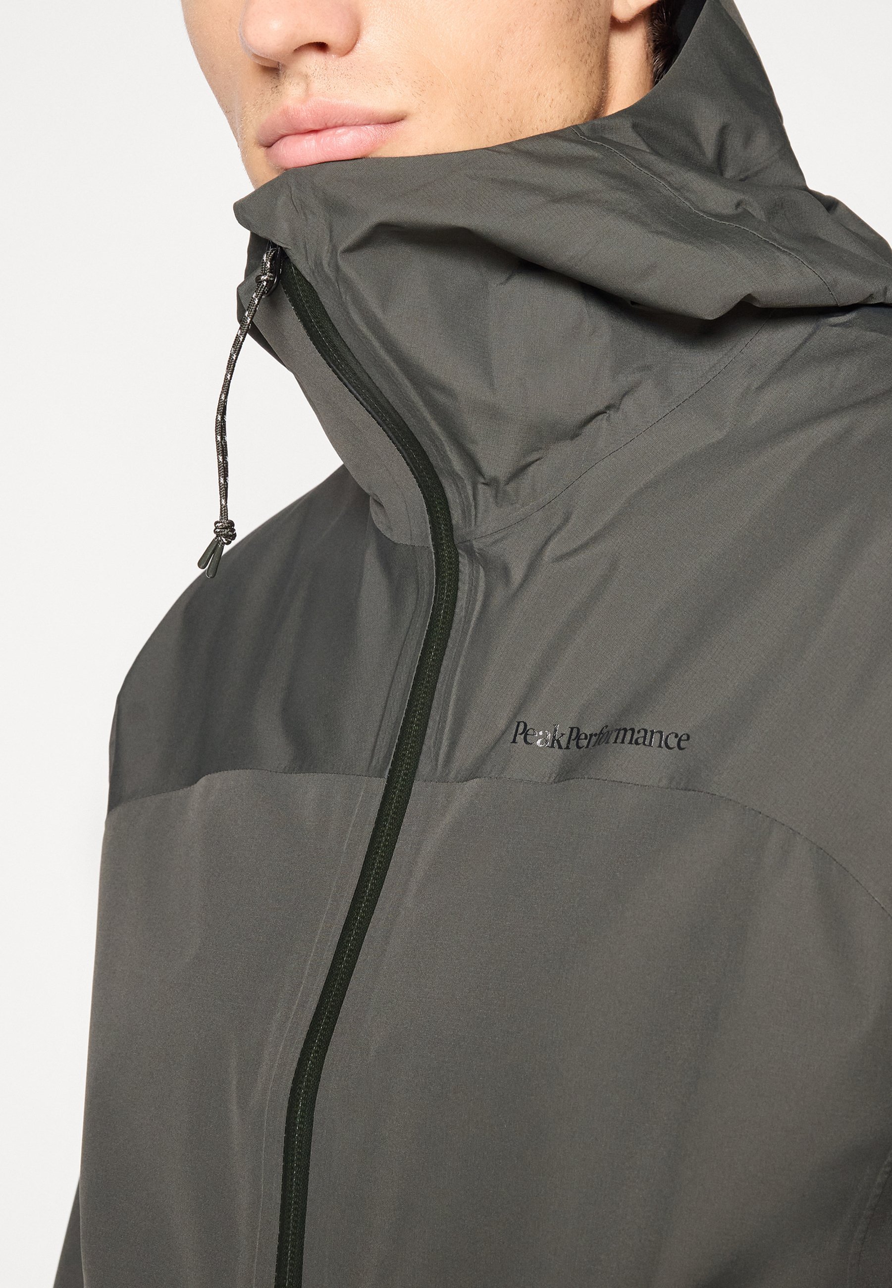 TREELINE PARKA - Regnjakke - olive extremePeak Performance
