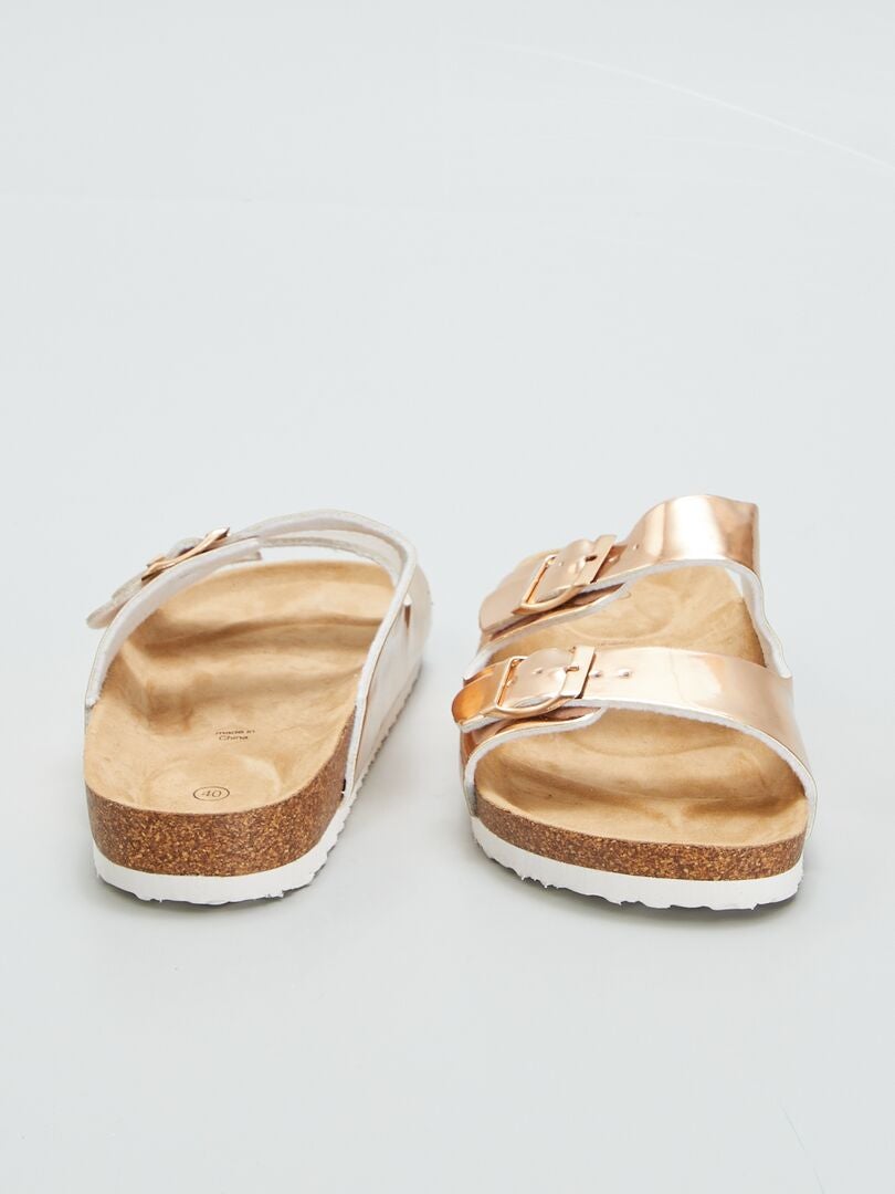 Muiltjes met metalen gespen - BEIGE