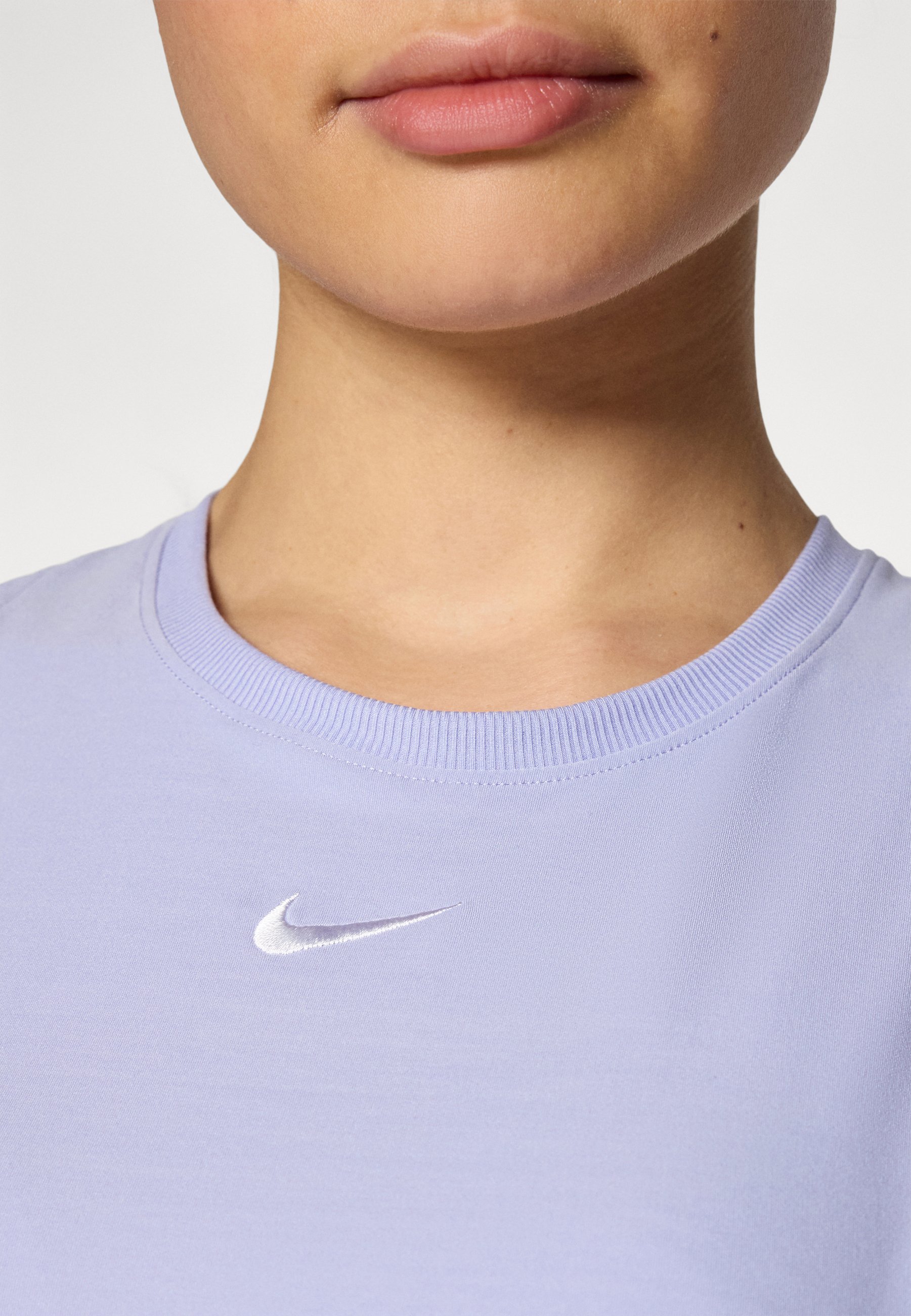 Abito Nike Performance VICTORY DRESS - Abito in jersey - lilla ghiaccio/bianco