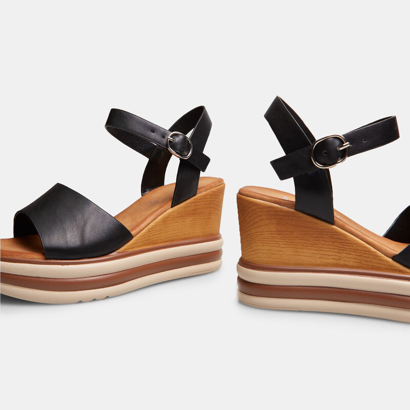 Kvinnors kilklackade sandaler