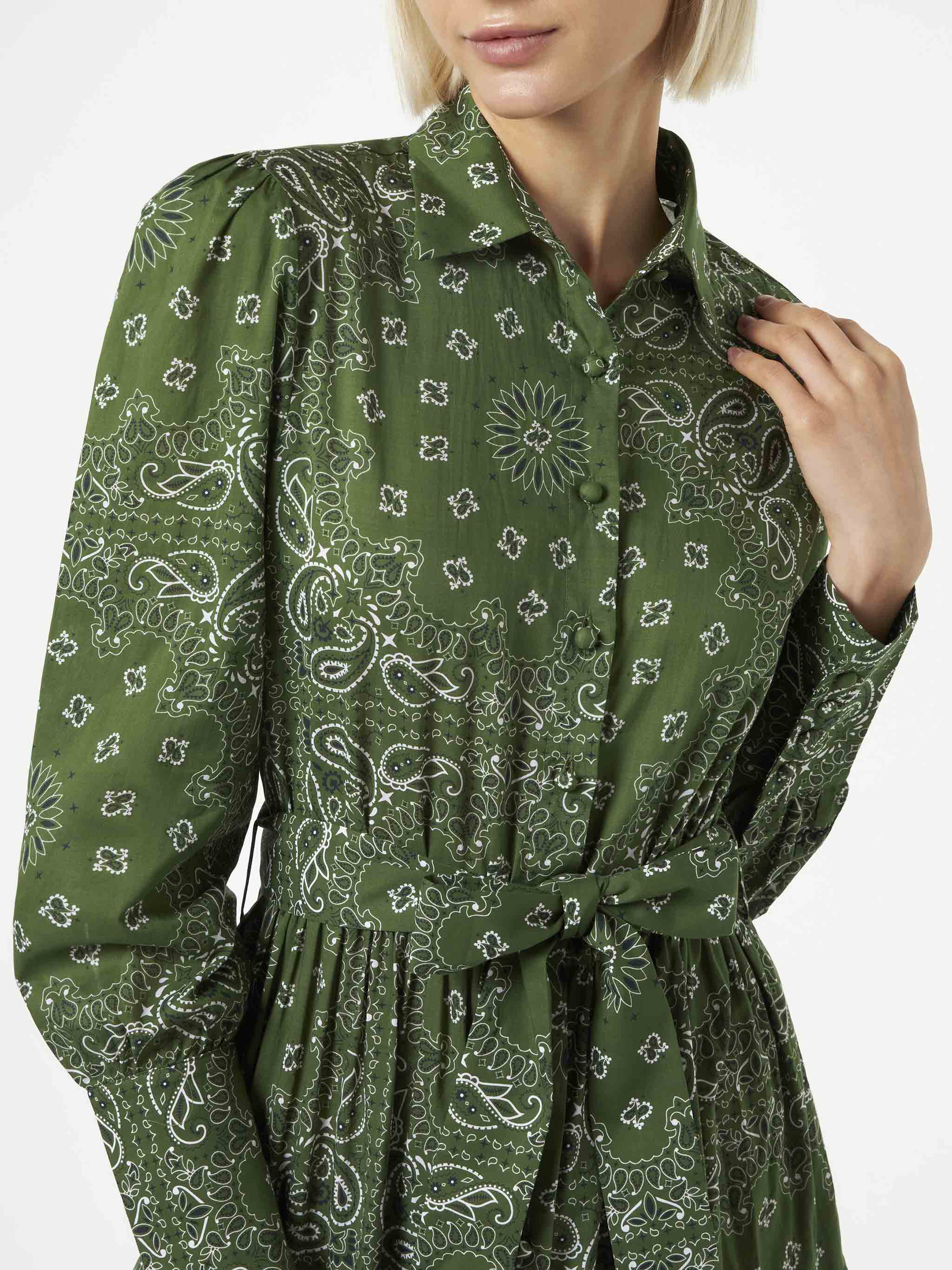 Lange groene damesjurk