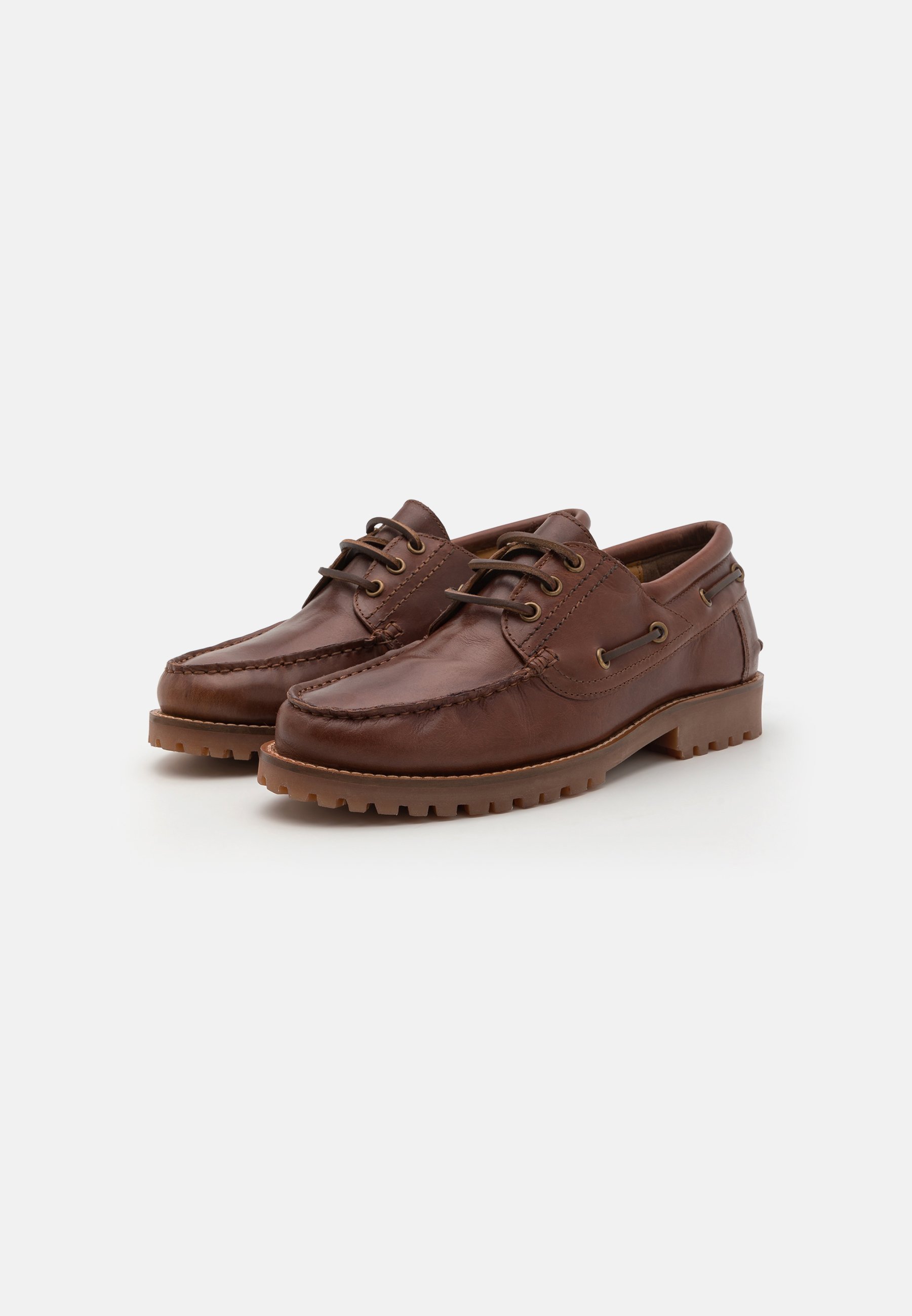 Pier One LEATHER - Chaussures bateau - marron moyen