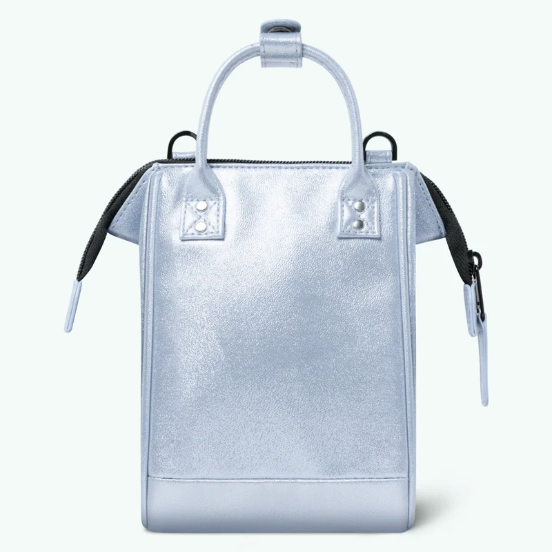 Nano adventurer Fidji