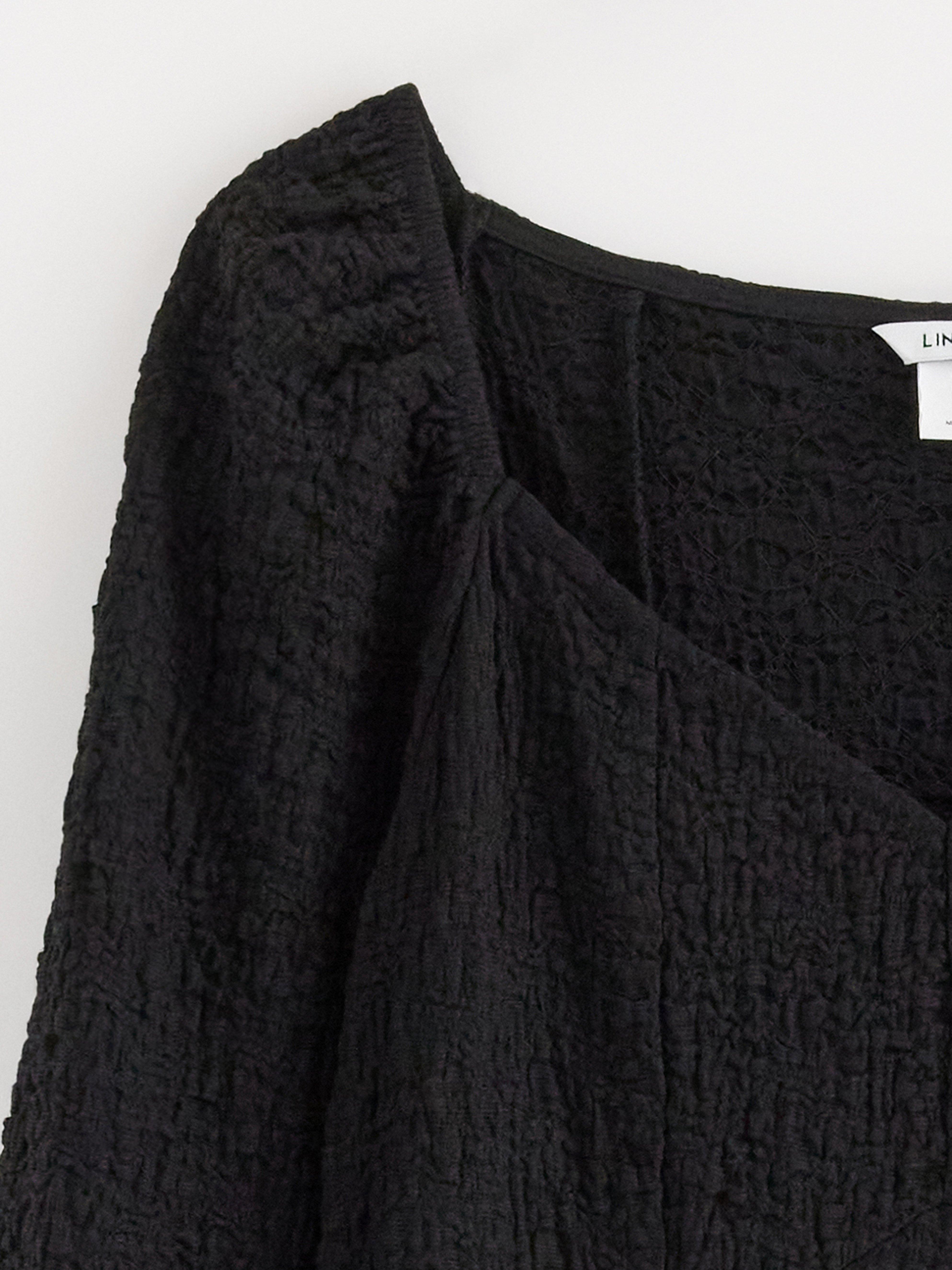 Vestido arrugado de mamá negro