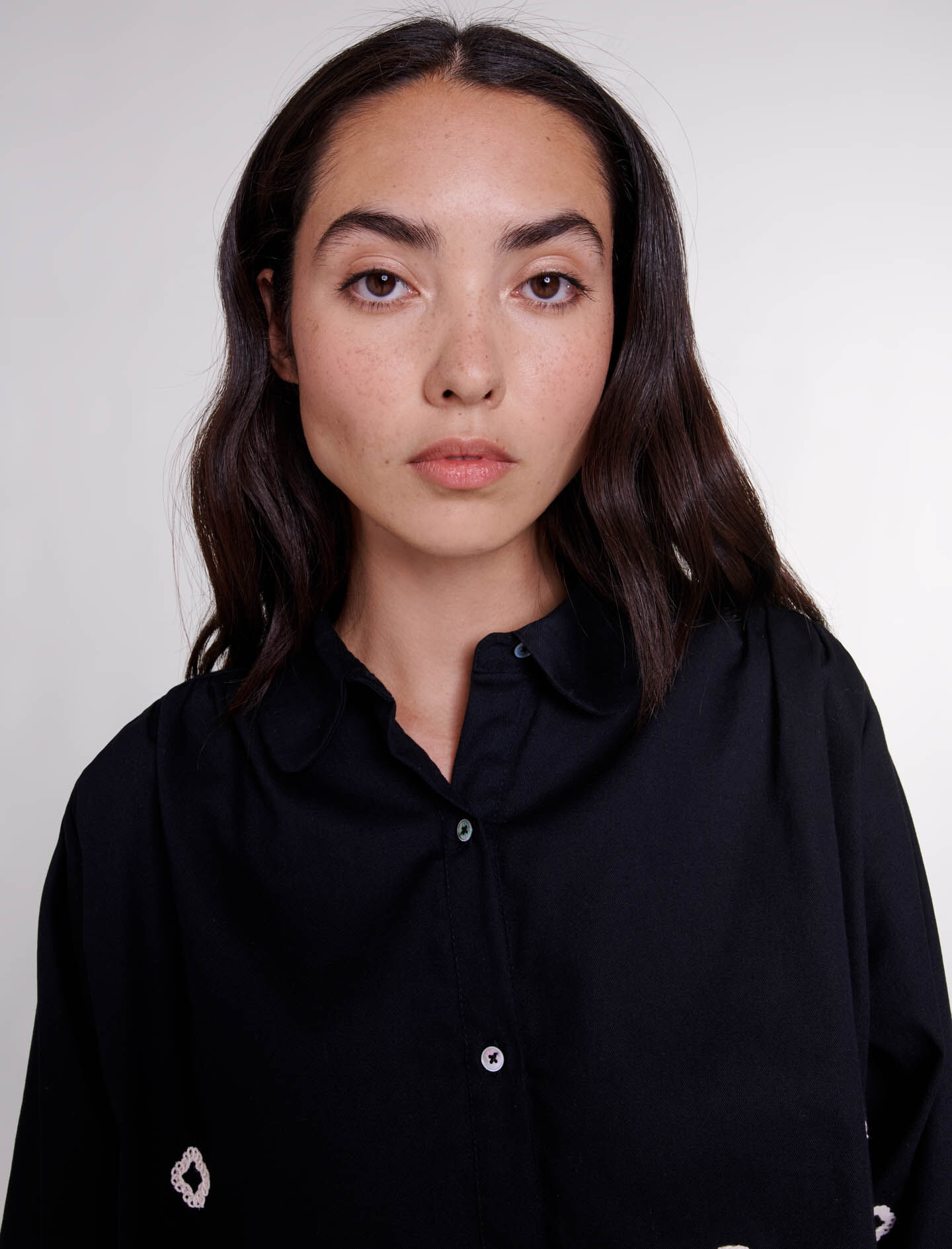 Shirt met gehaakte klavertjes - Zwart
