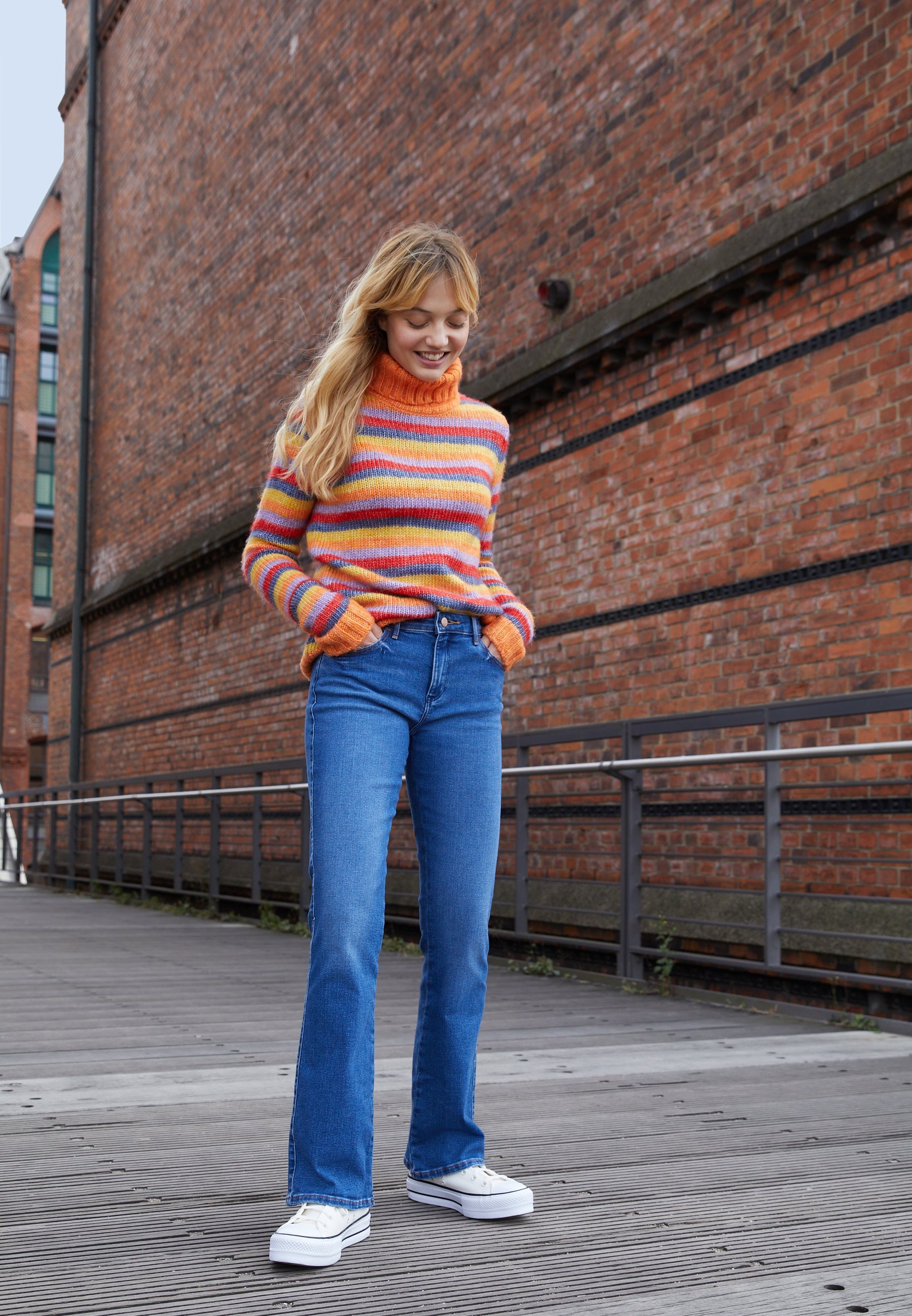 Wrangler BOOTCUT - Bootcut jeans - blauw