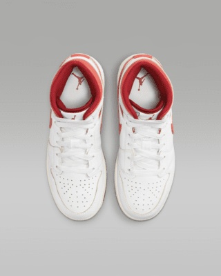 Air Jordan 1 Mid SE Older Kids' Shoes